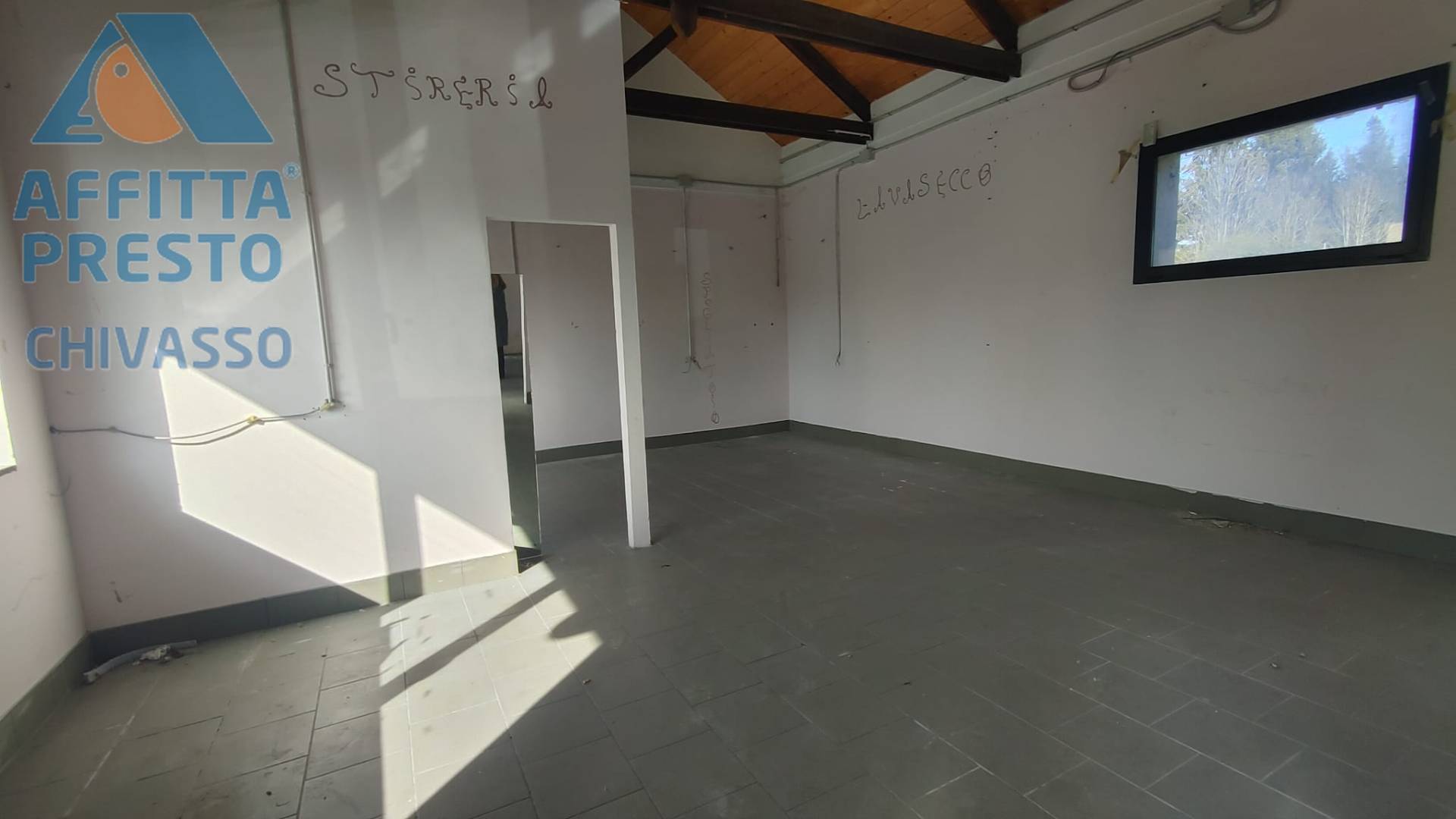 Negozio in affitto a Chivasso