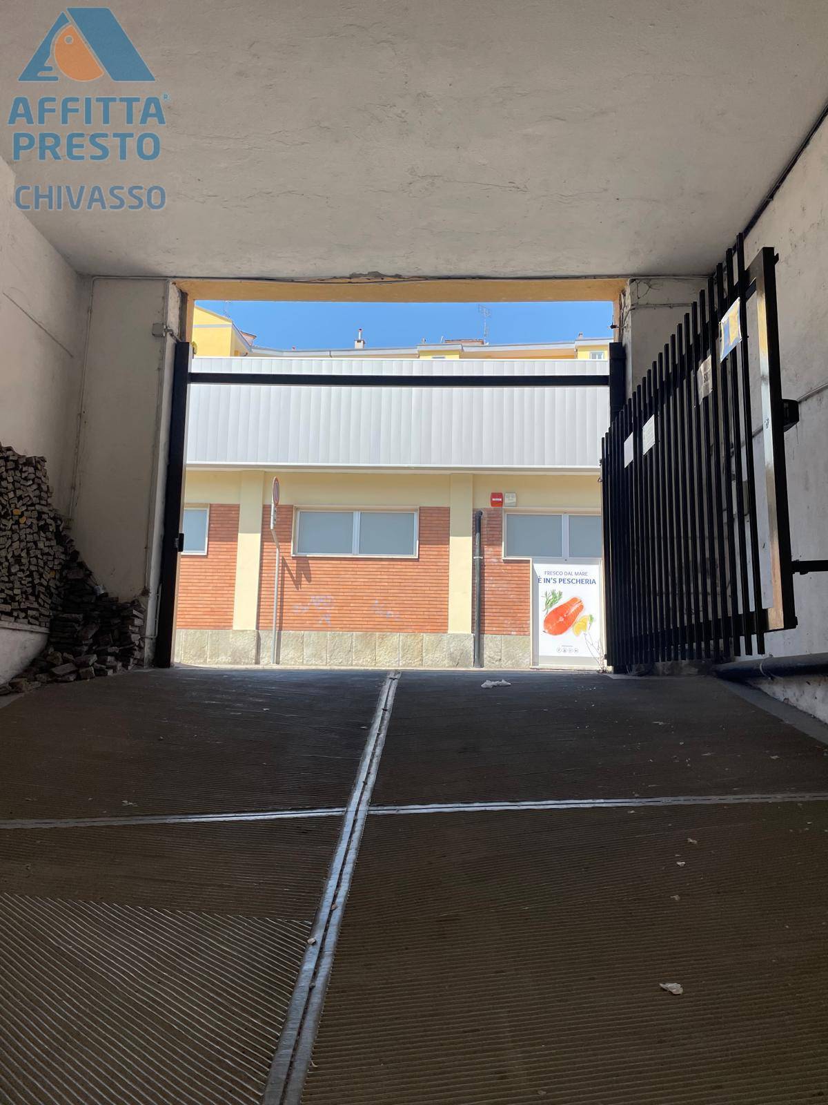 Box o garage in affitto a Chivasso