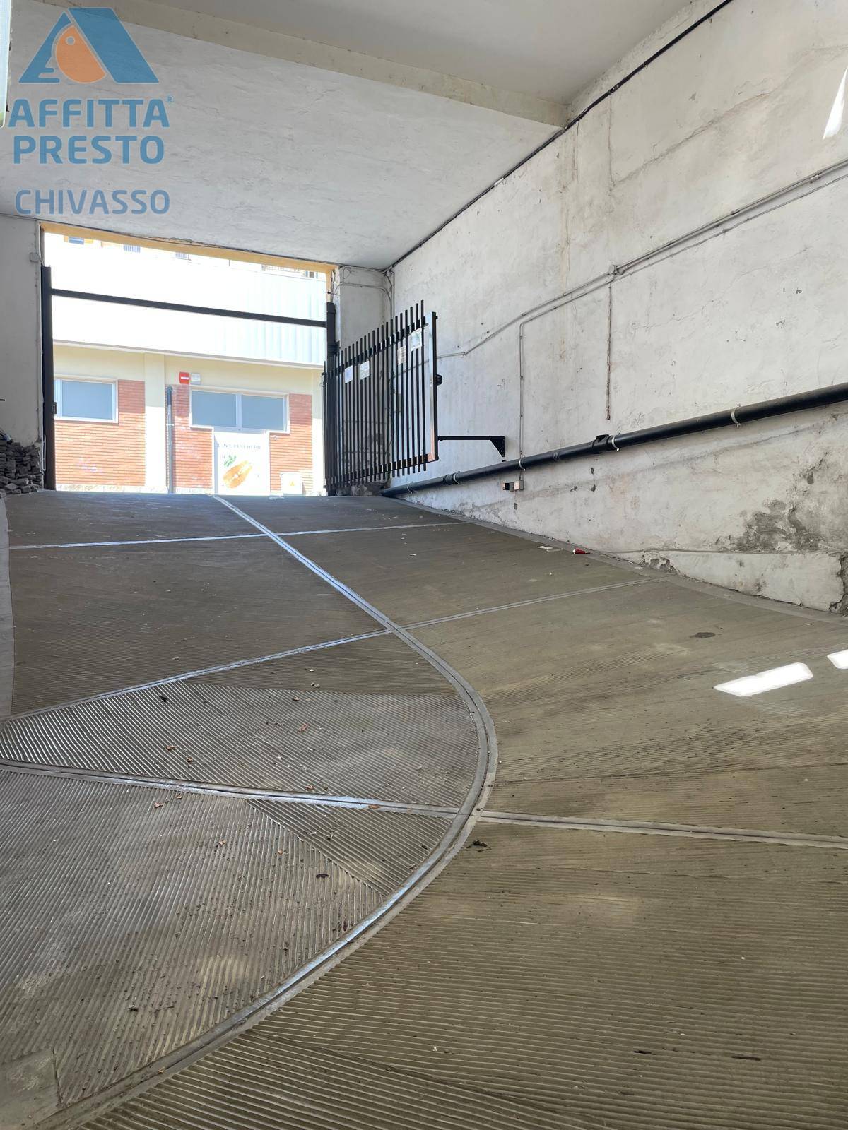 Box o garage in affitto a Chivasso