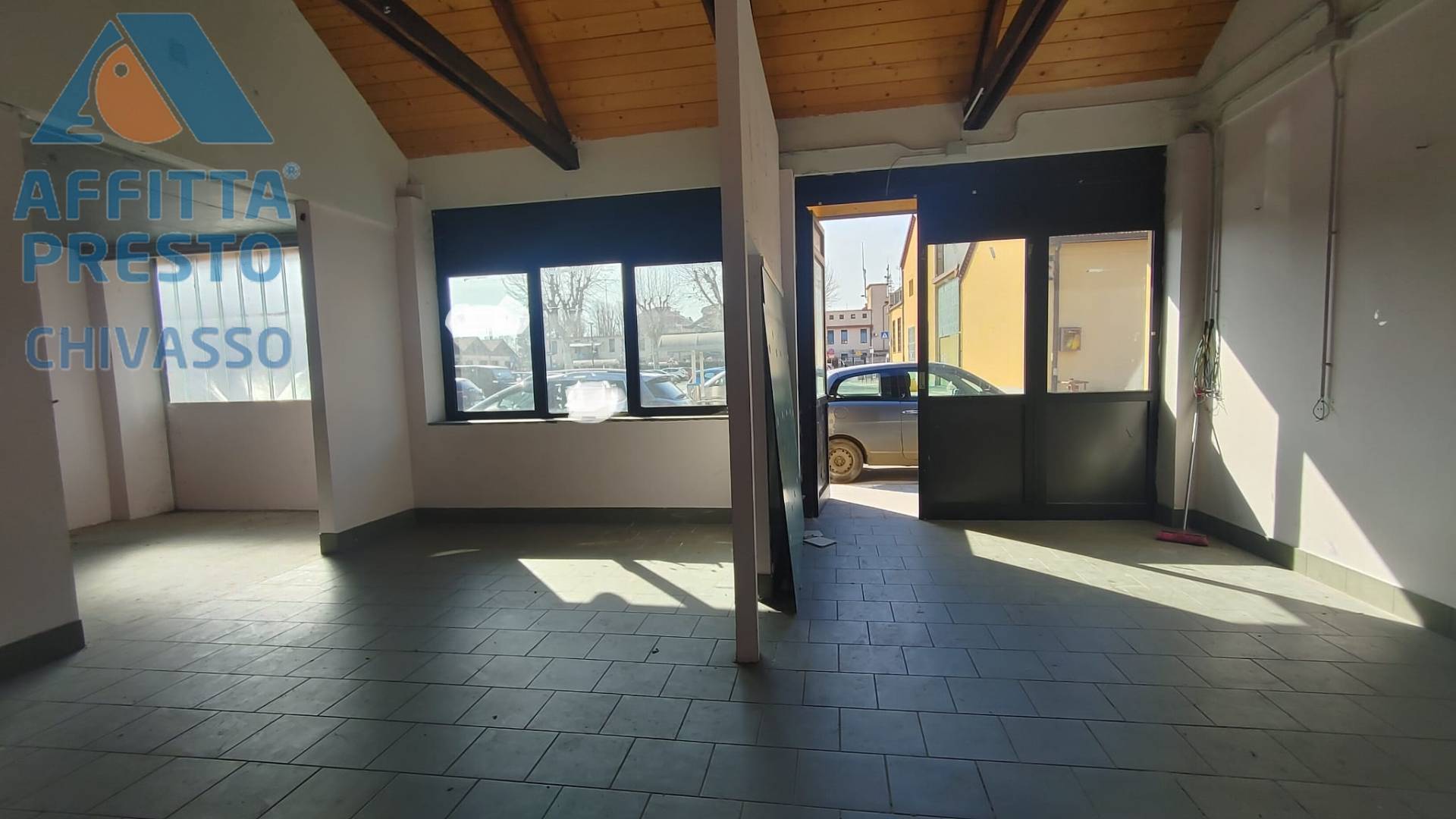 Negozio in affitto a Chivasso