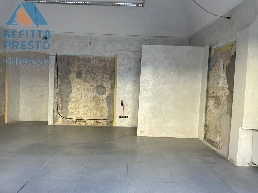 Negozio in affitto a Chivasso