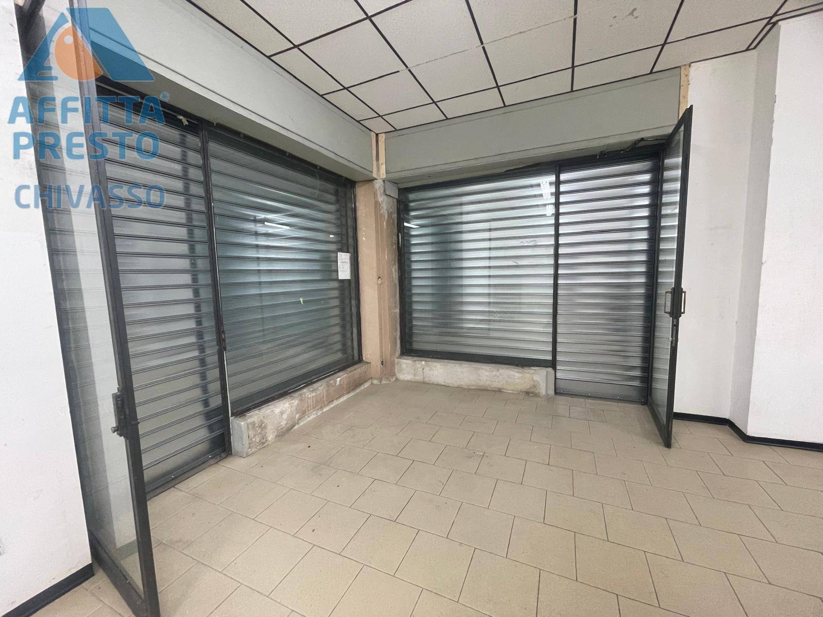 Negozio in affitto a Chivasso