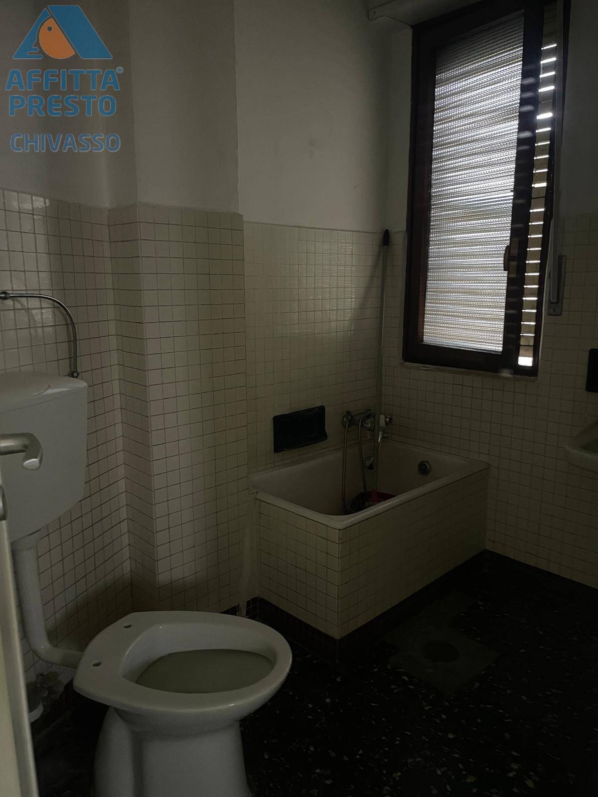 Negozio in affitto a Chivasso