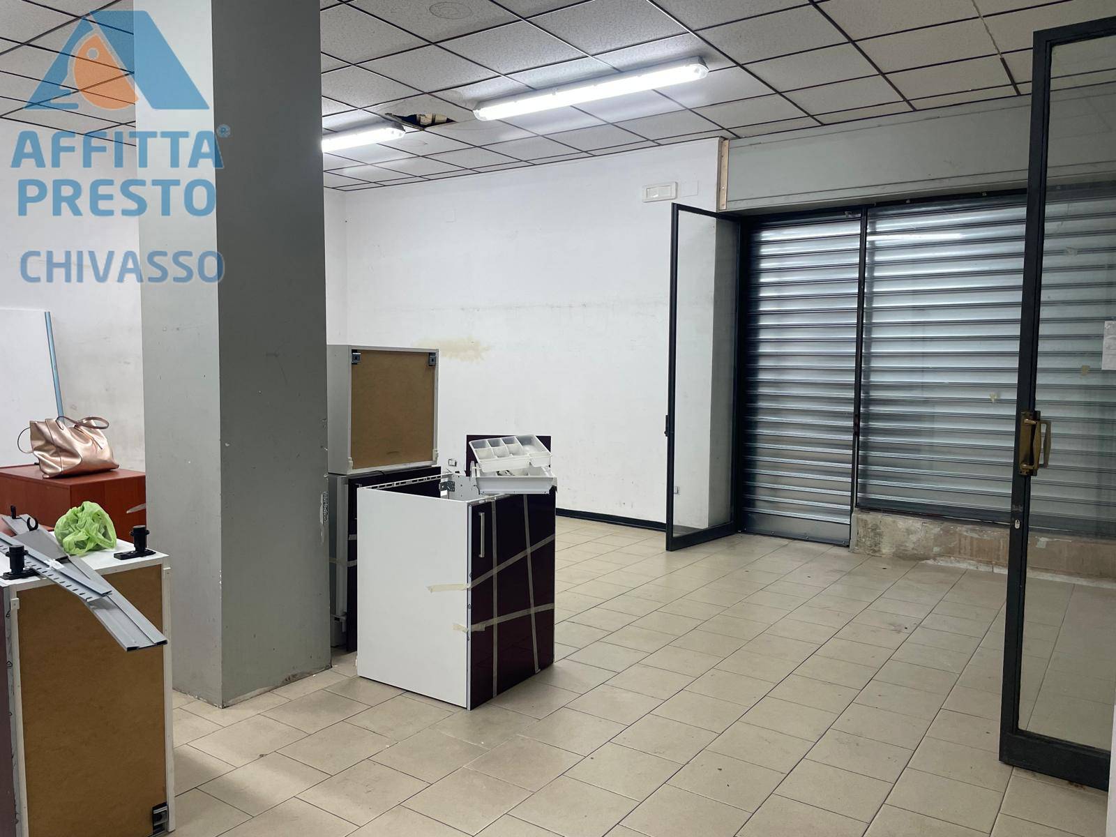 Negozio in affitto a Chivasso
