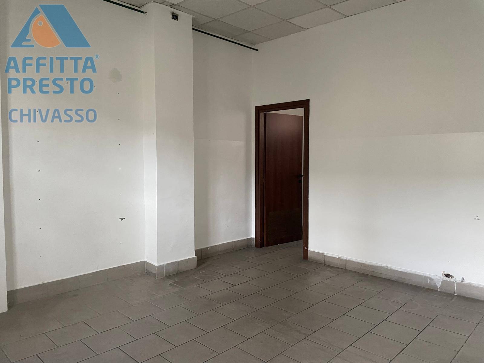 Negozio in affitto a Chivasso