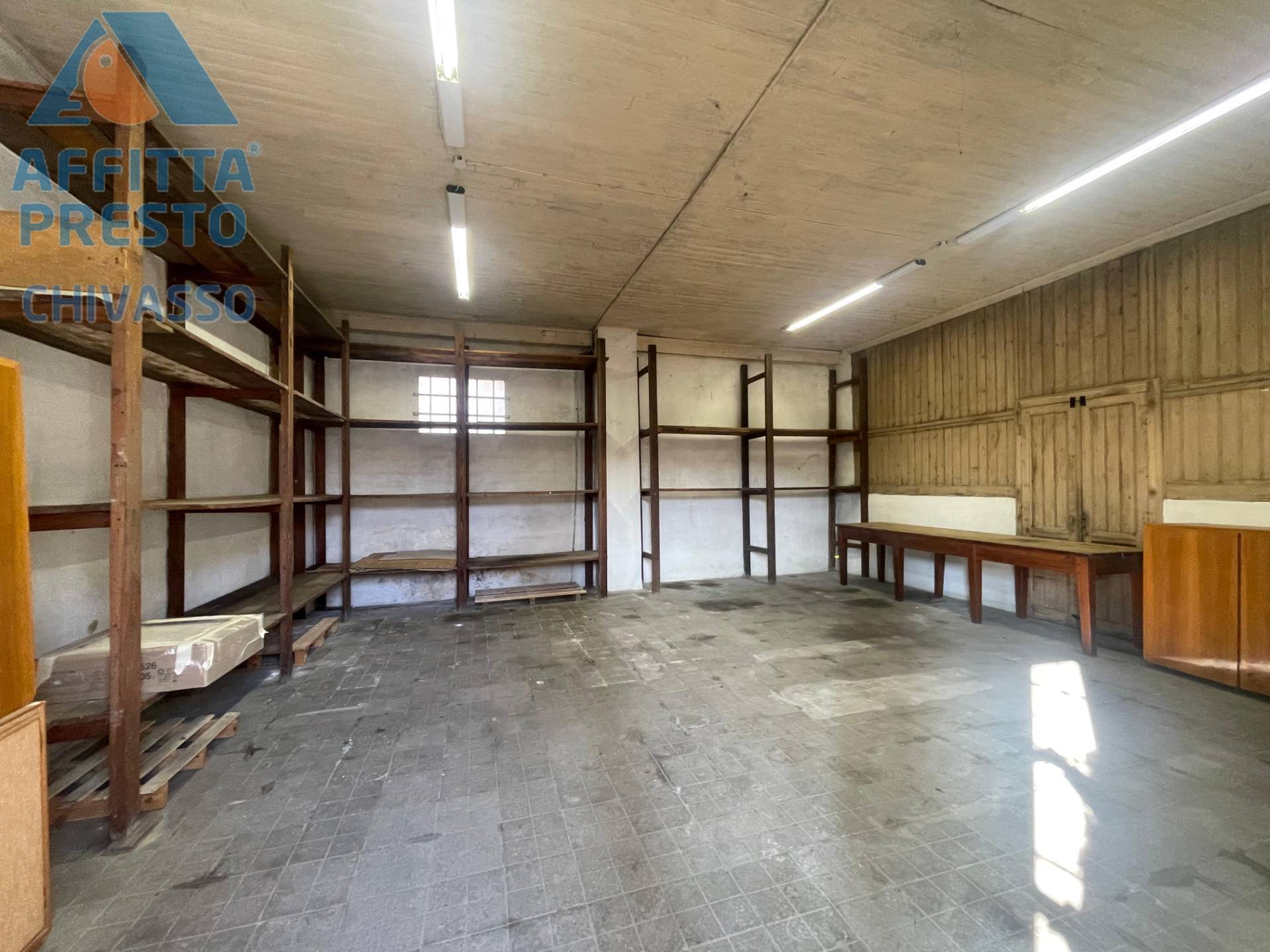Fondo Artigianale in affitto a Chivasso