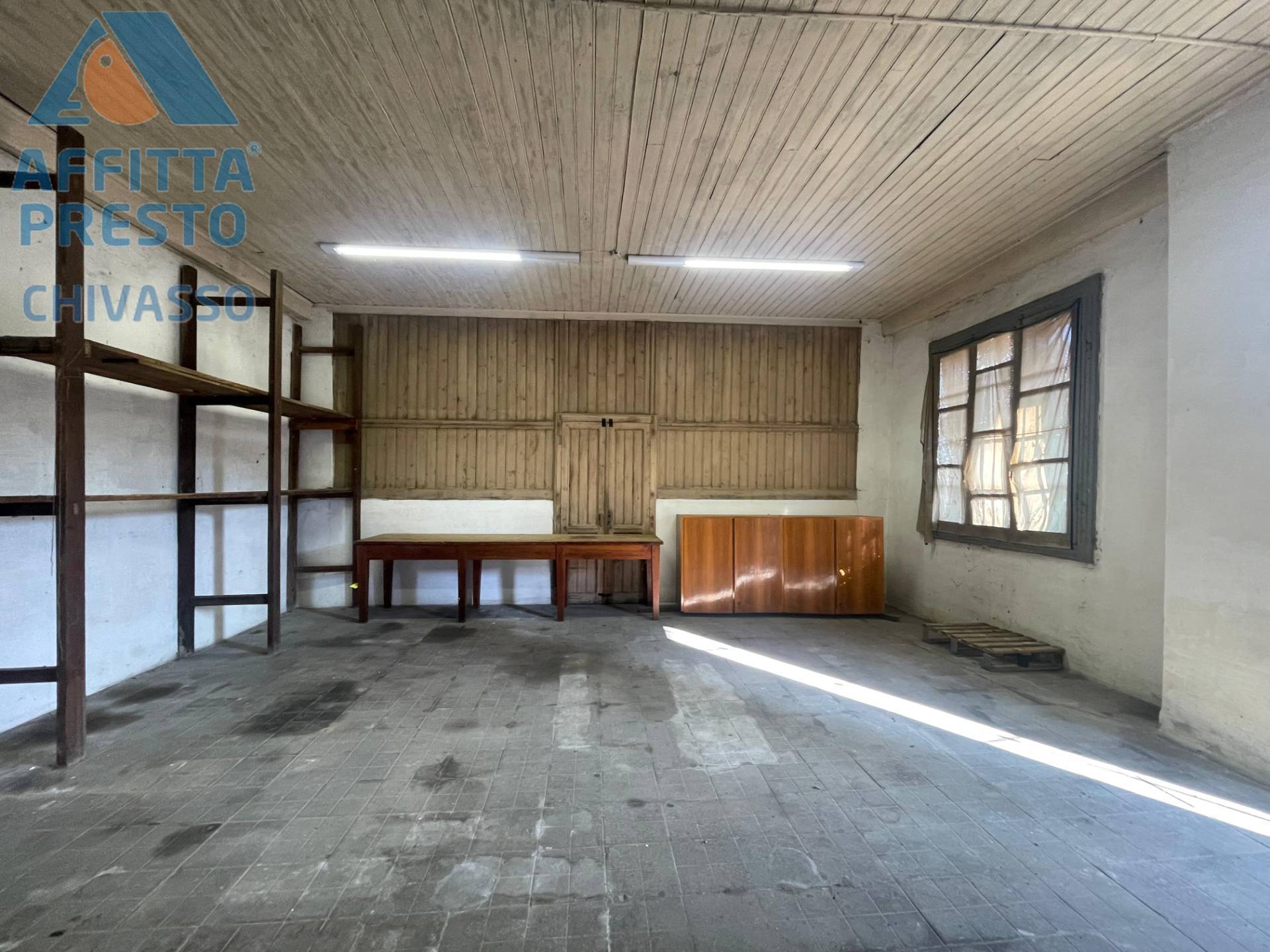 Fondo Artigianale in affitto a Chivasso