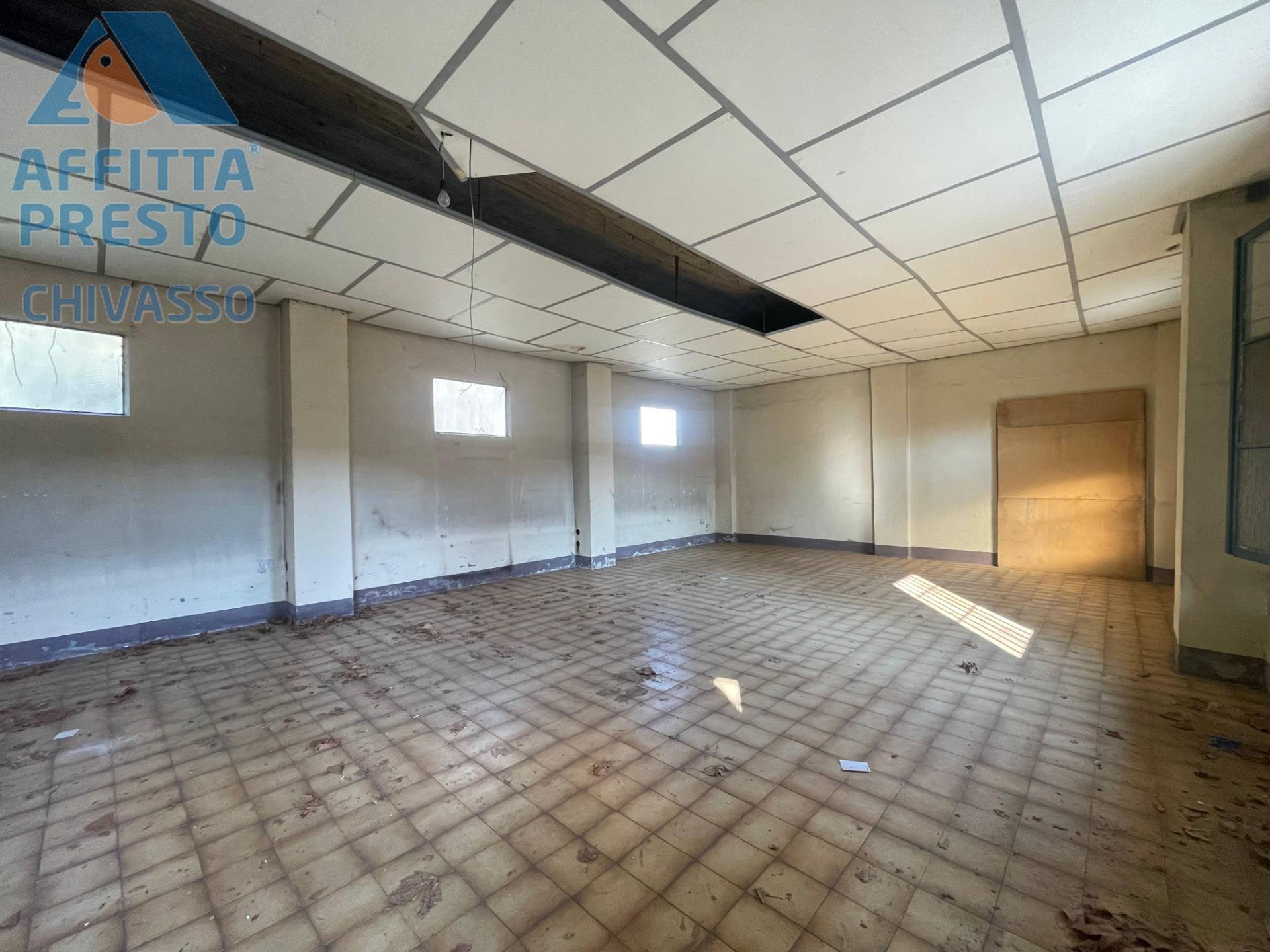 Fondo Artigianale in affitto a Chivasso