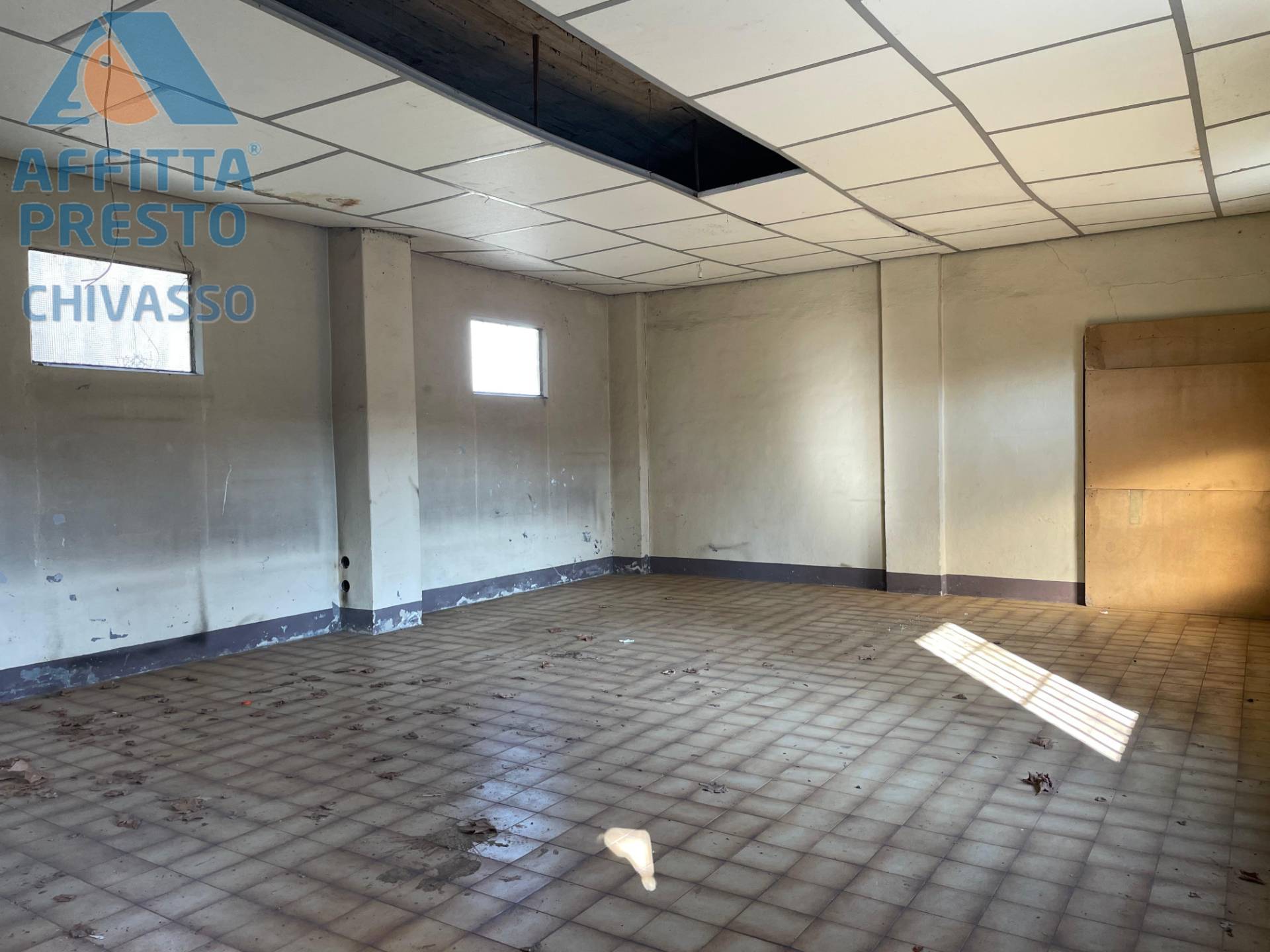 Fondo Artigianale in affitto a Chivasso