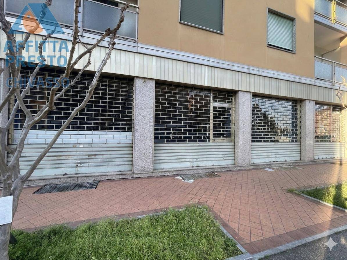 Negozio in affitto a Chivasso