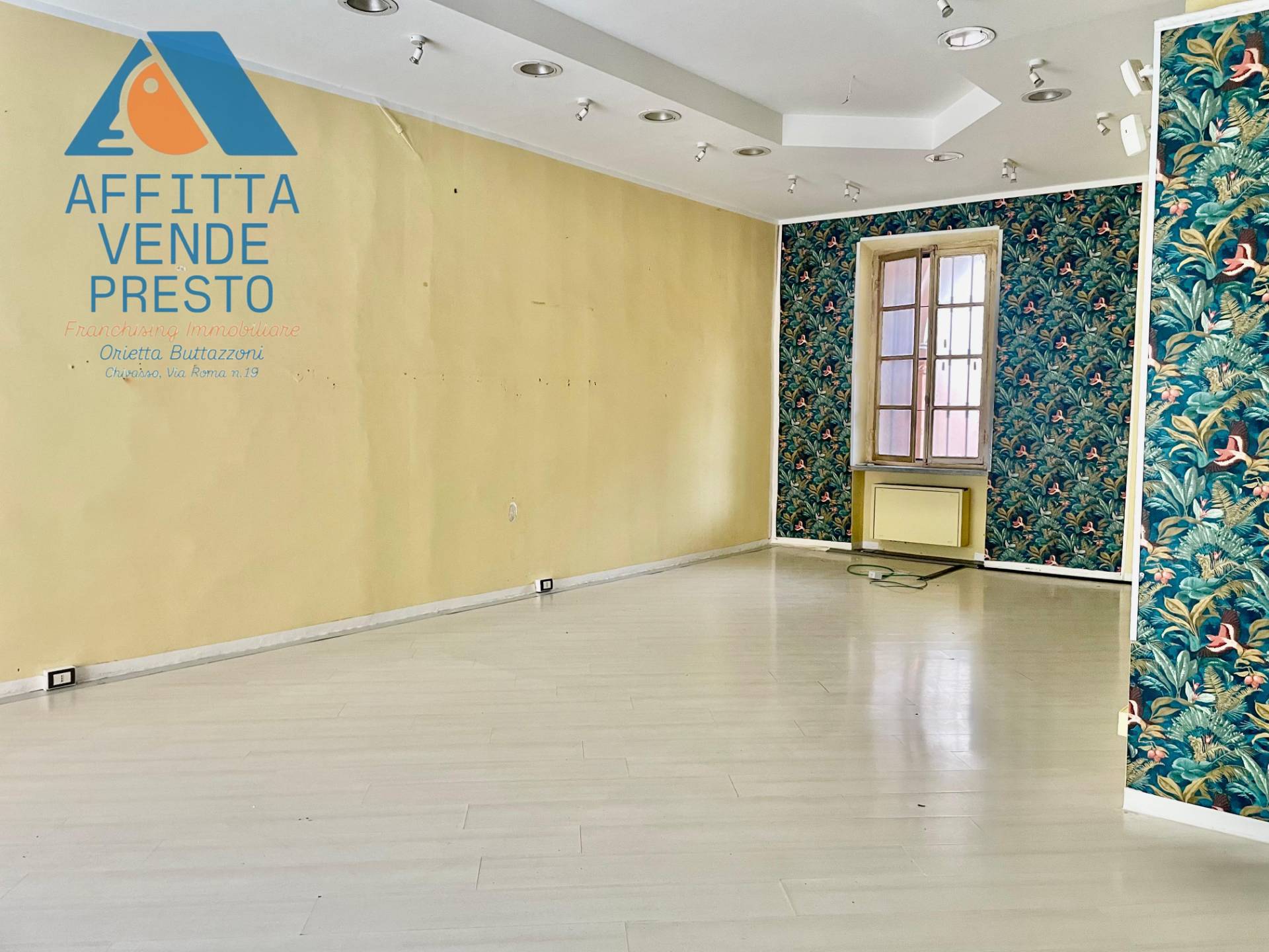Negozio in affitto a Chivasso