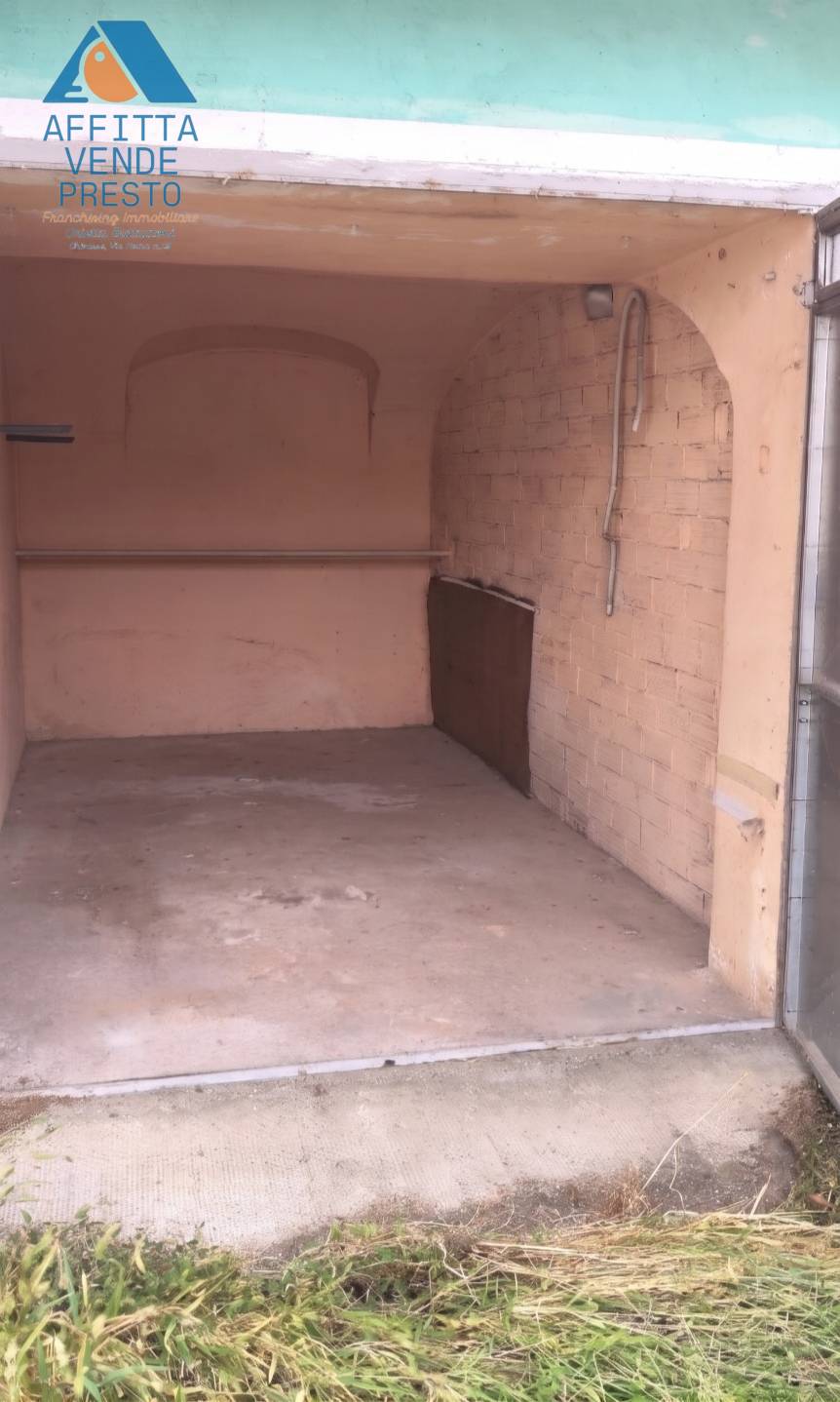 Box o garage in vendita a Chivasso