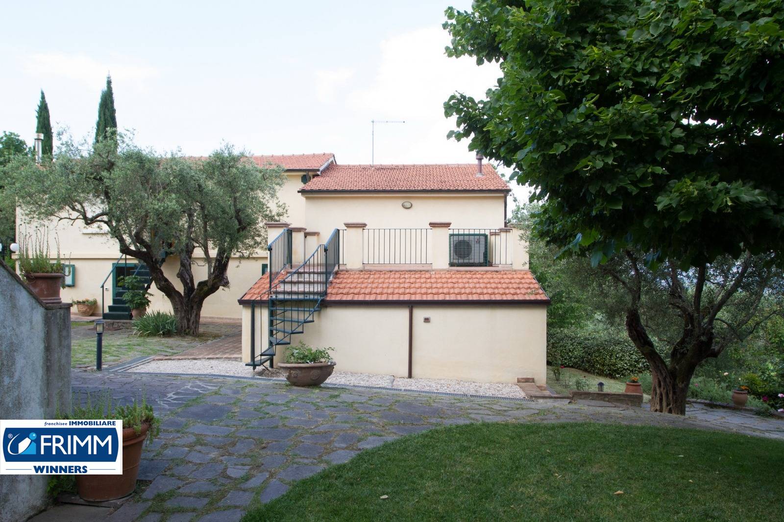 Villa con terrazzo a Perugia