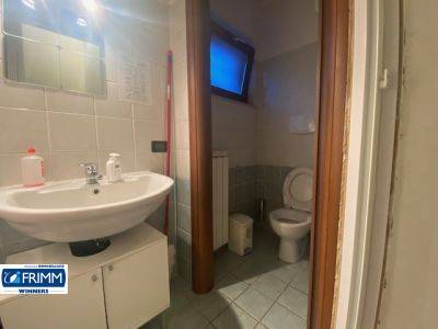 Locale commerciale in affitto a Roma, Acilia