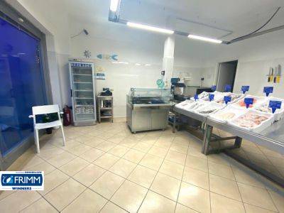 Locale commerciale in affitto a Roma, Acilia