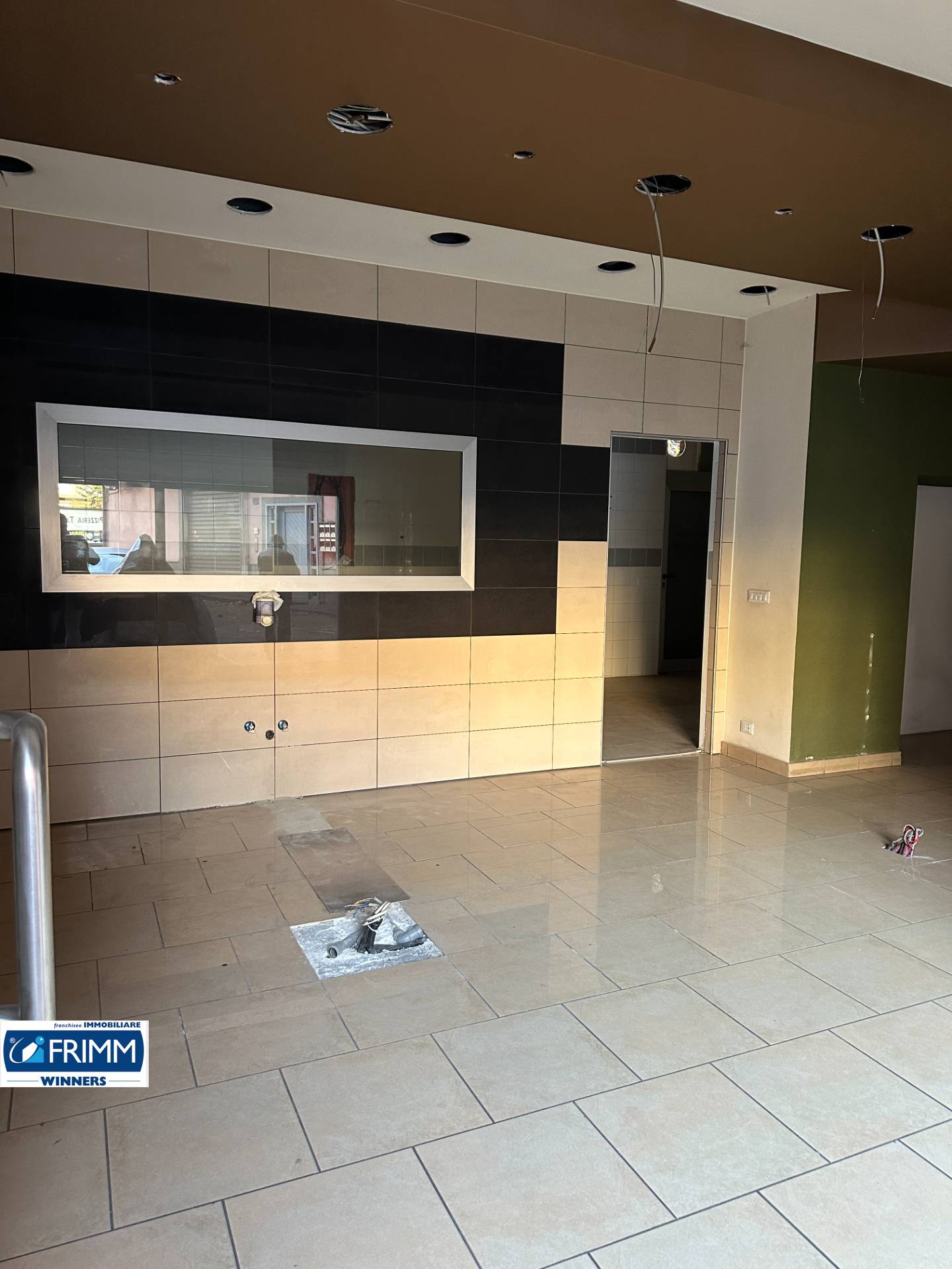 Locale commerciale in vendita a Roma