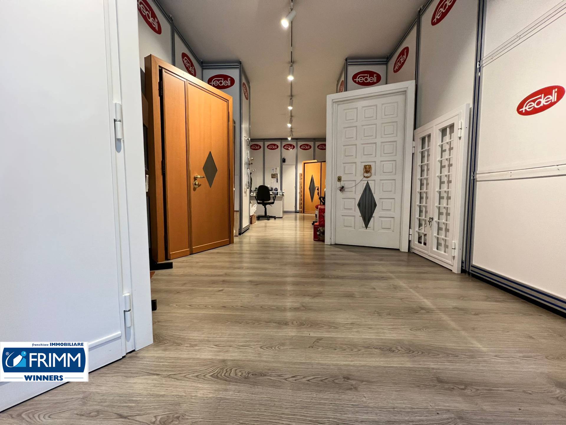 Locale commerciale in vendita a Roma, Esquilino