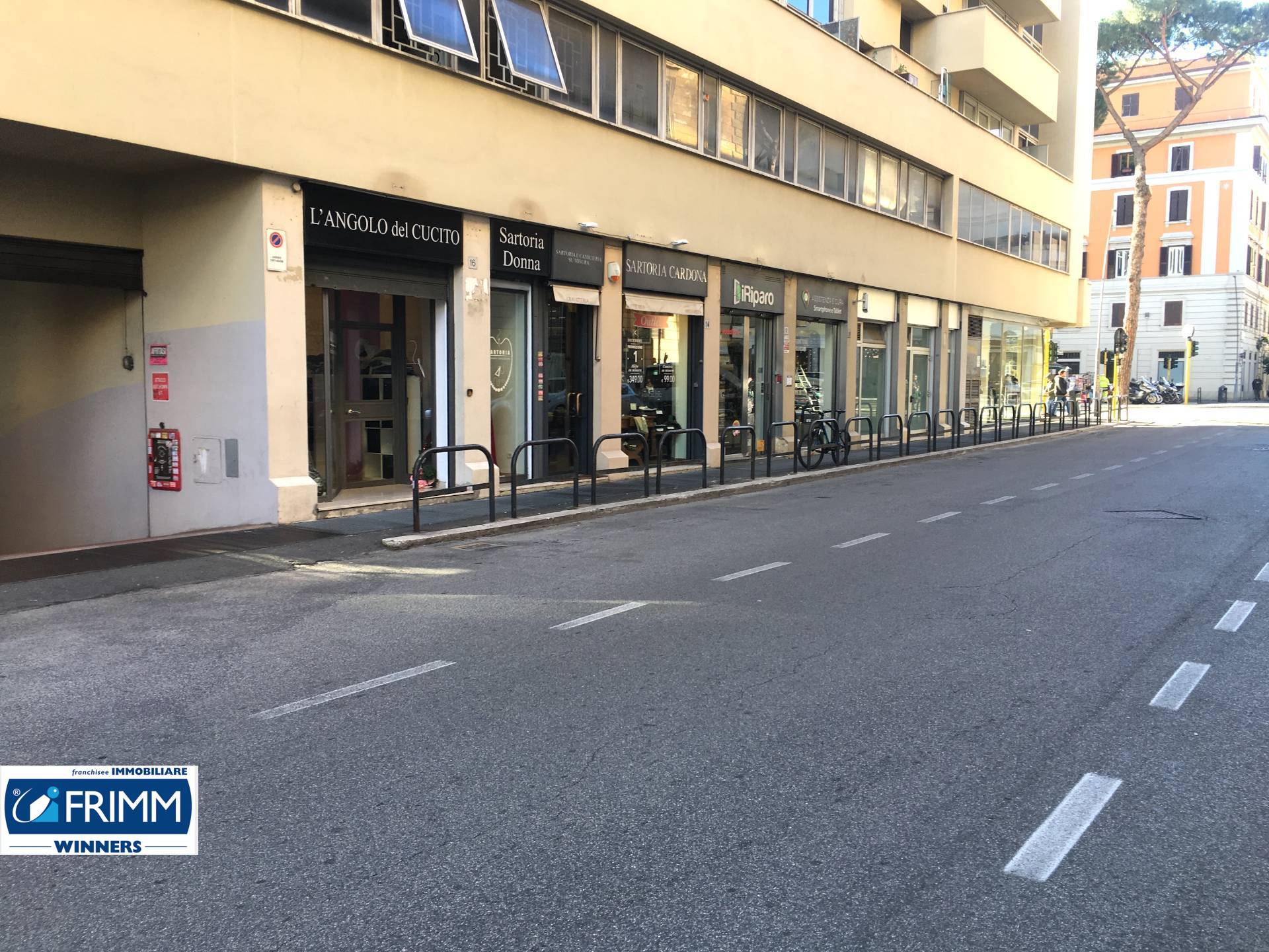 Locale commerciale in vendita a Roma, S.Giovanni