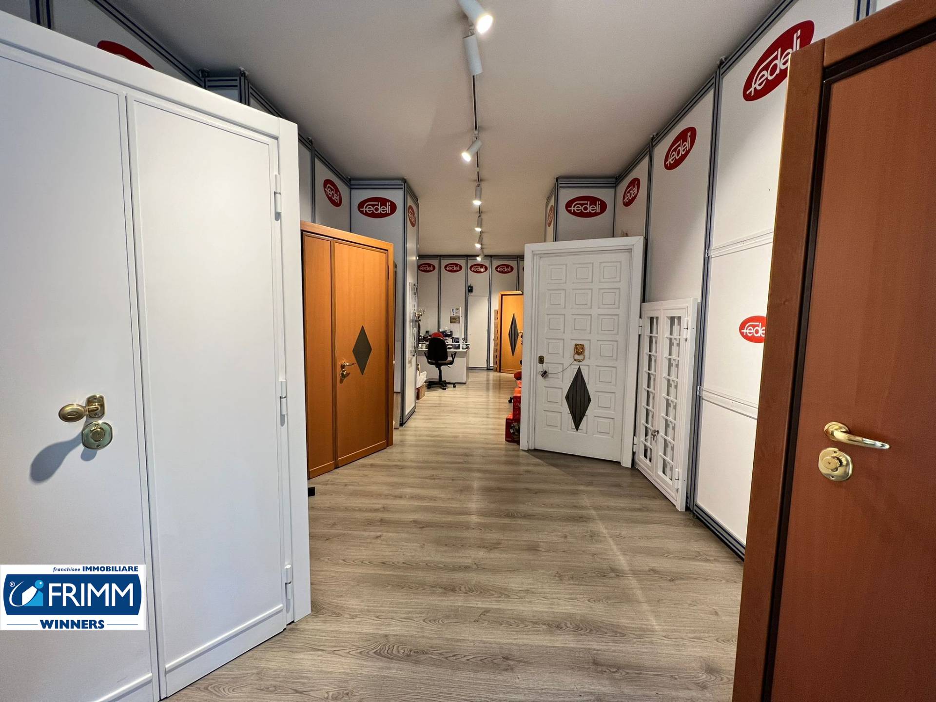 Locale commerciale in vendita a Roma, Esquilino