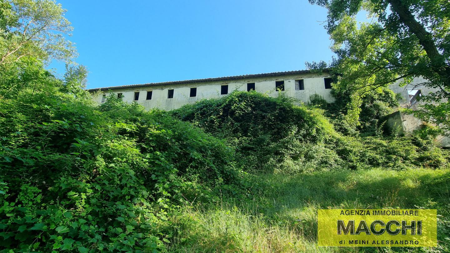 Rustico da ristrutturare a Terricciola