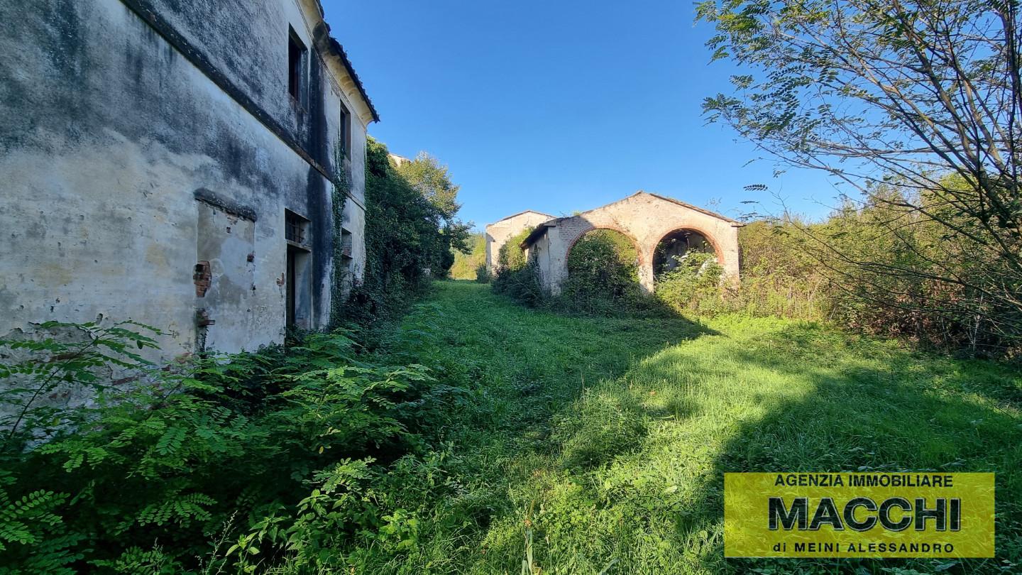 Rustico da ristrutturare a Terricciola