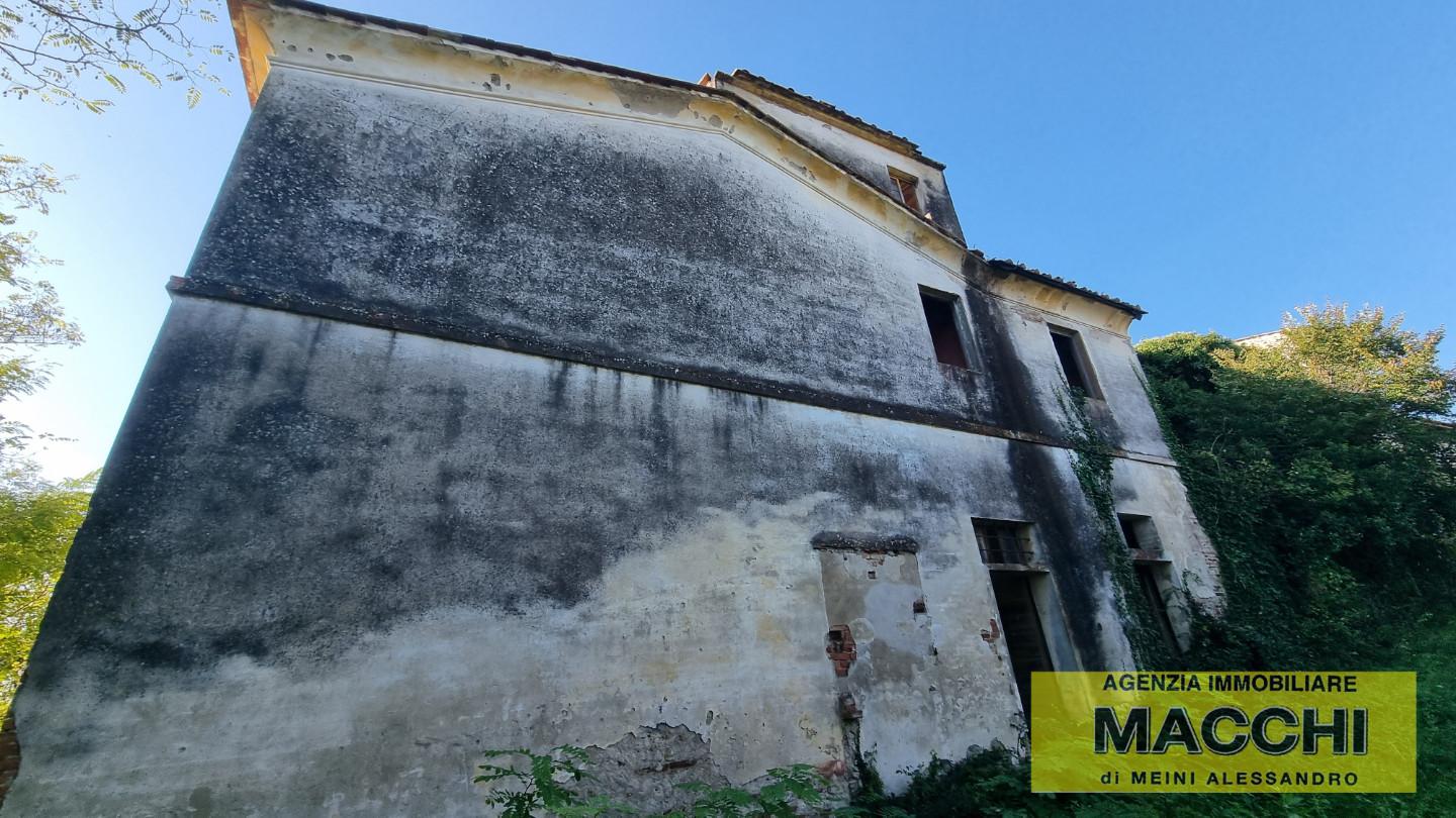 Rustico da ristrutturare a Terricciola