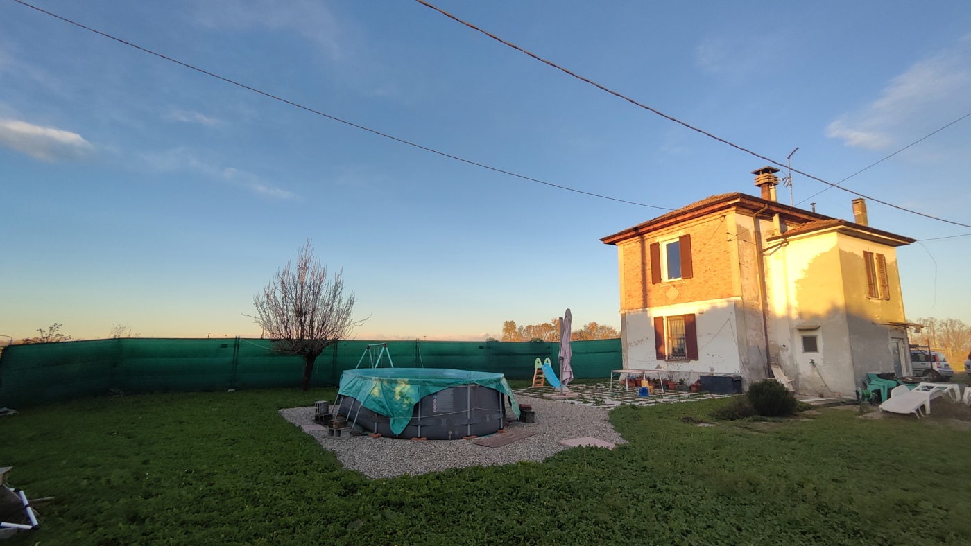 Casa indipendente con giardino a Caorso