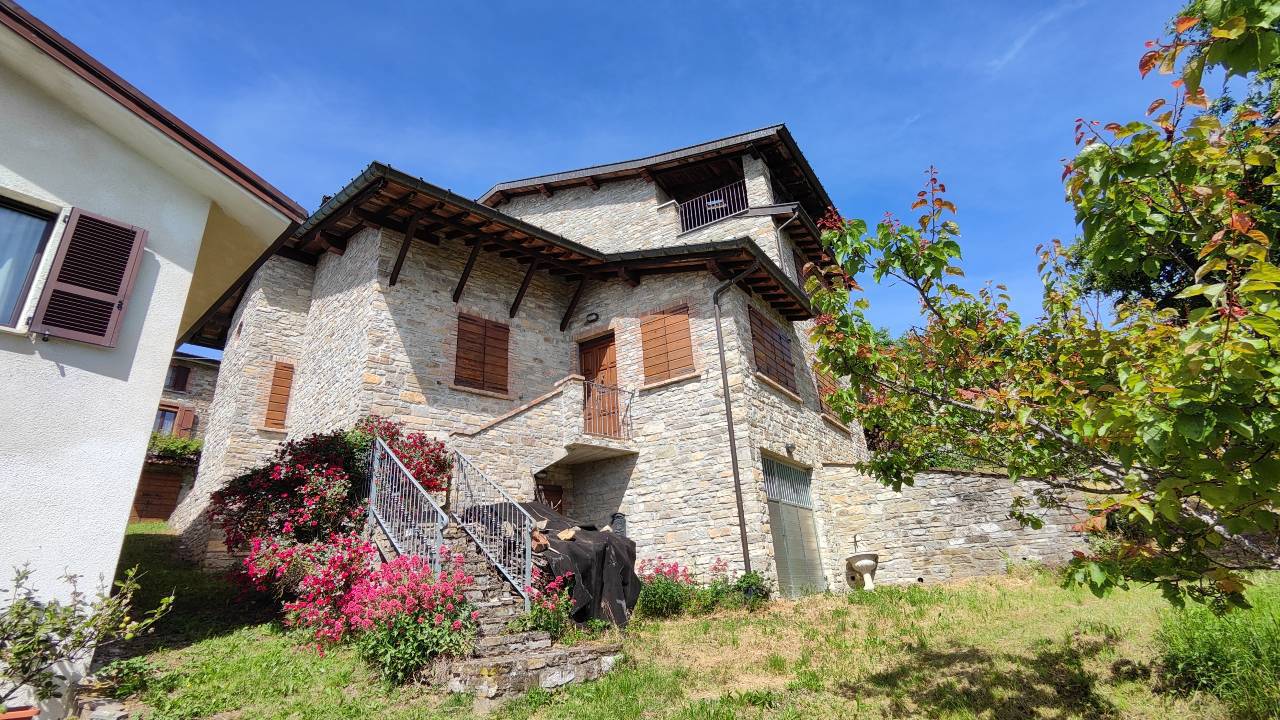 Casa indipendente con giardino a Bettola