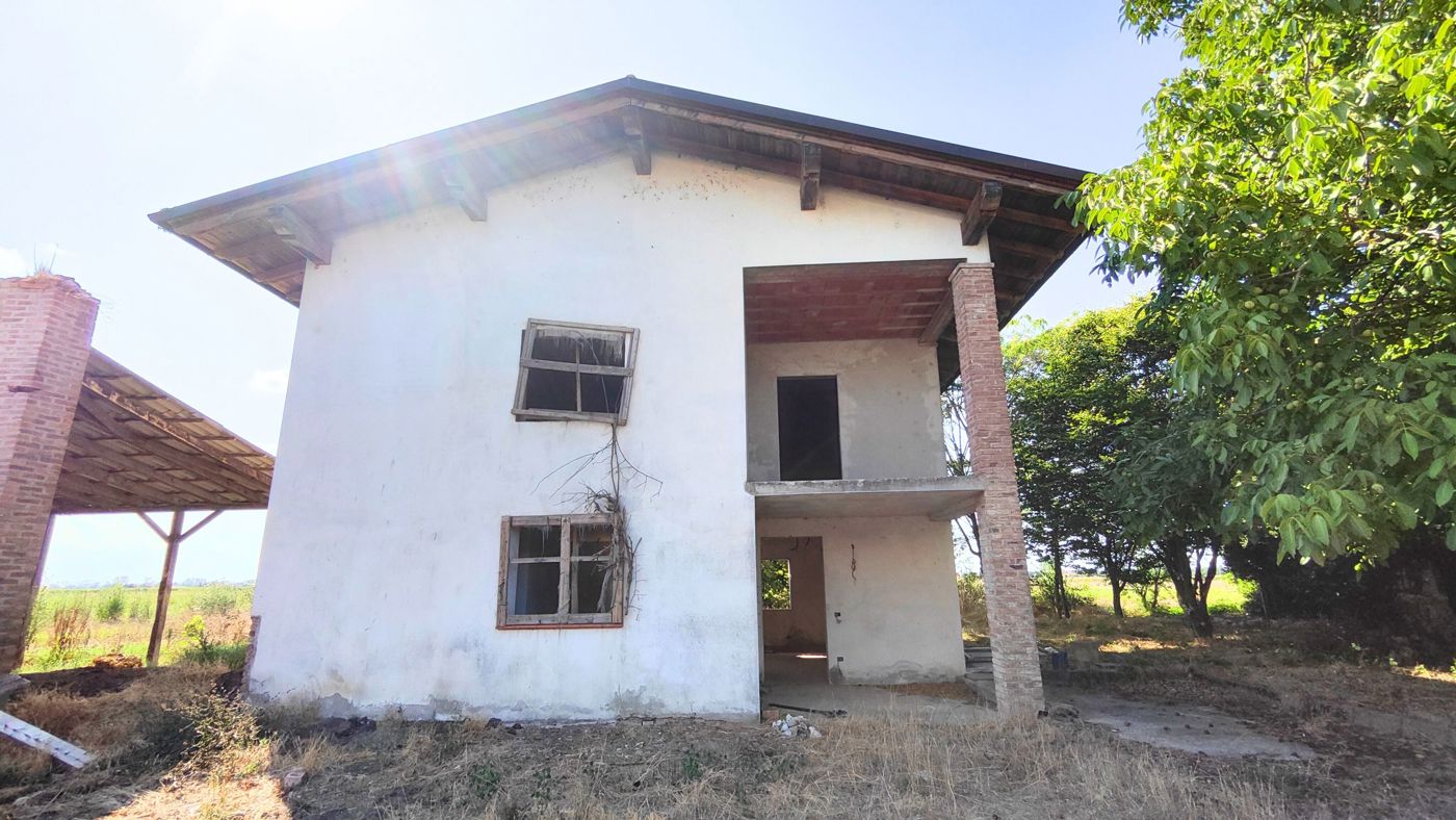 Villa con giardino a San Pietro in Cerro