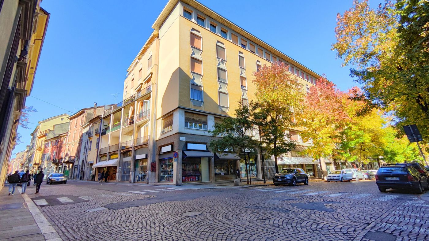 Negozio in vendita a Piacenza