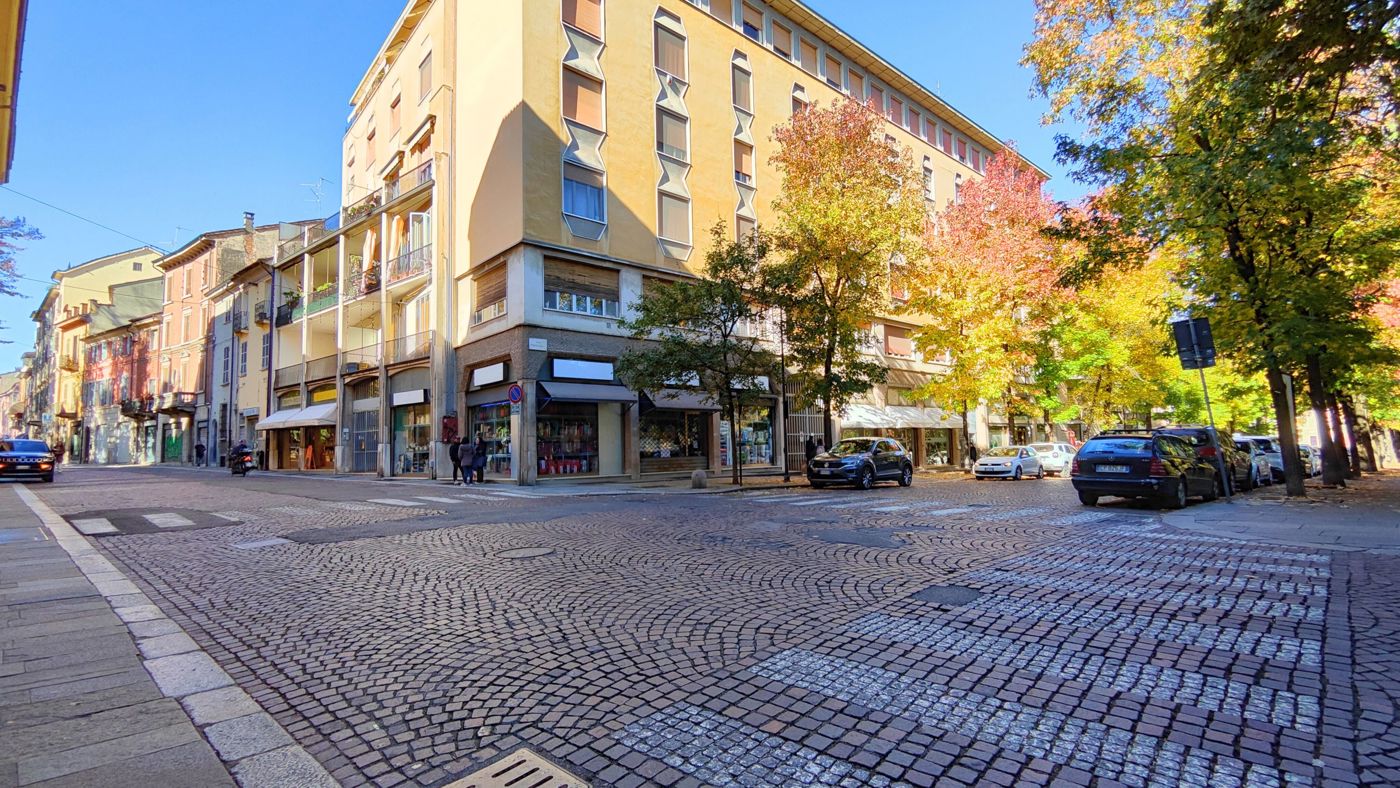 Negozio in vendita a Piacenza