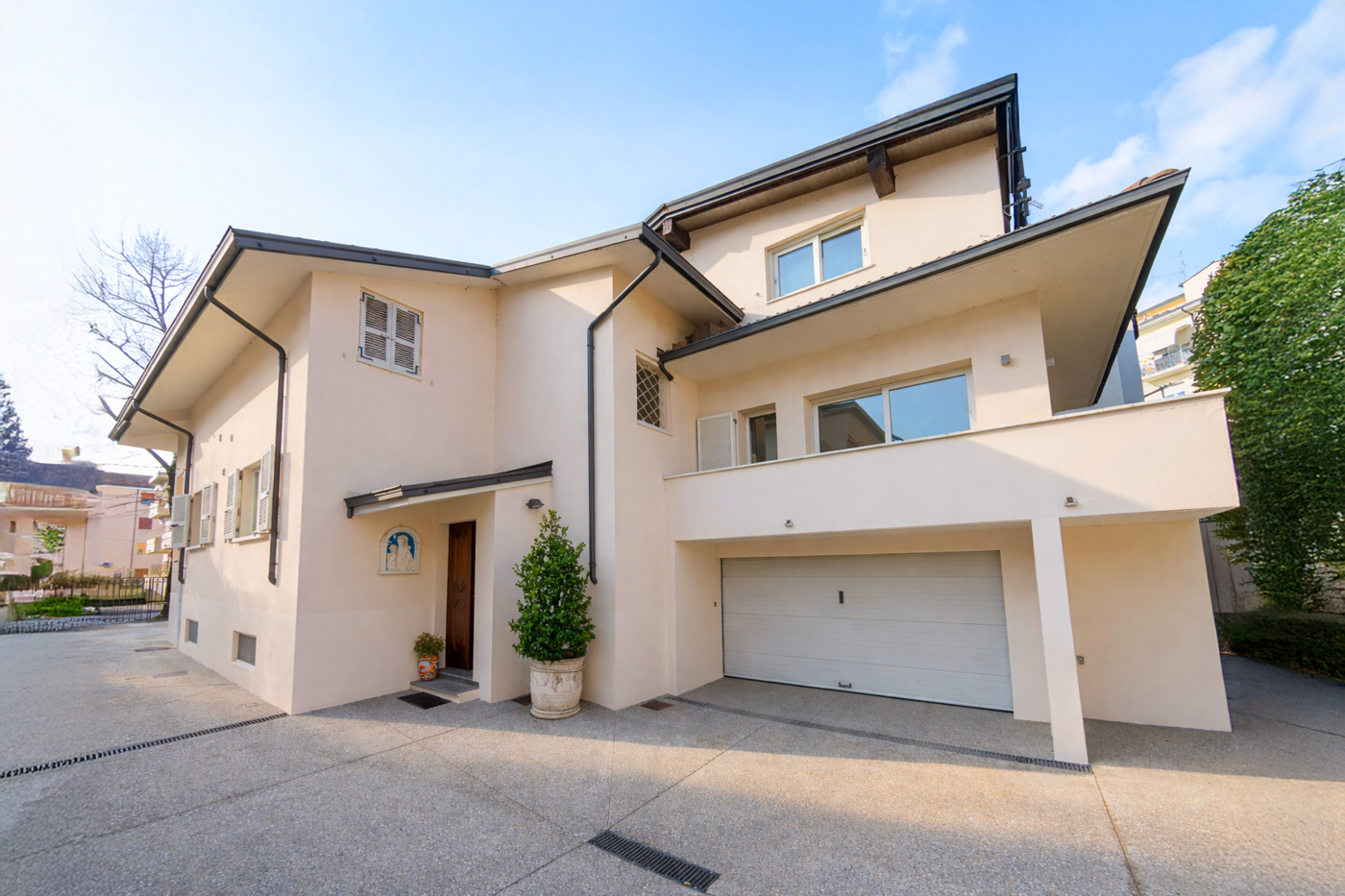 Villa Bifamiliare ristrutturata a Piacenza