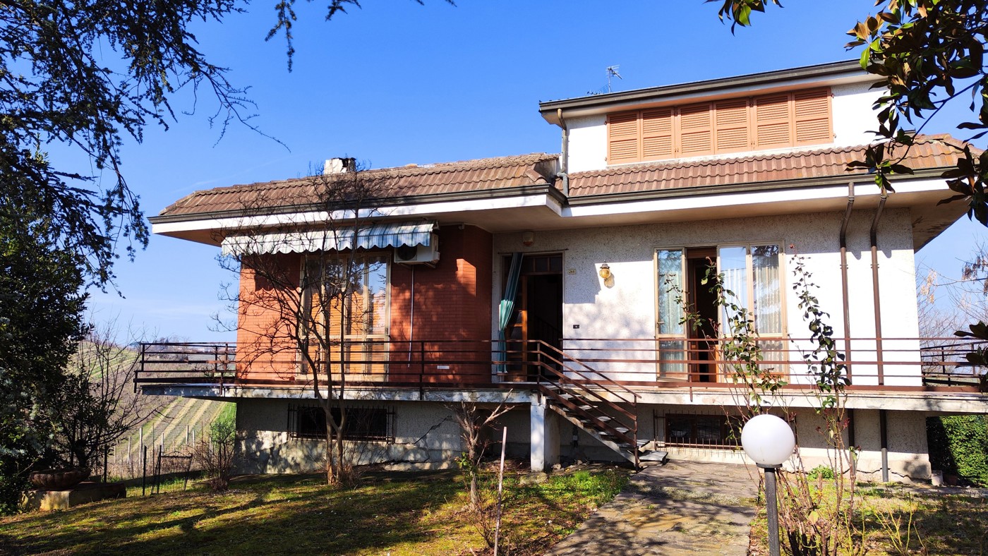 Villa in vendita a Ziano Piacentino