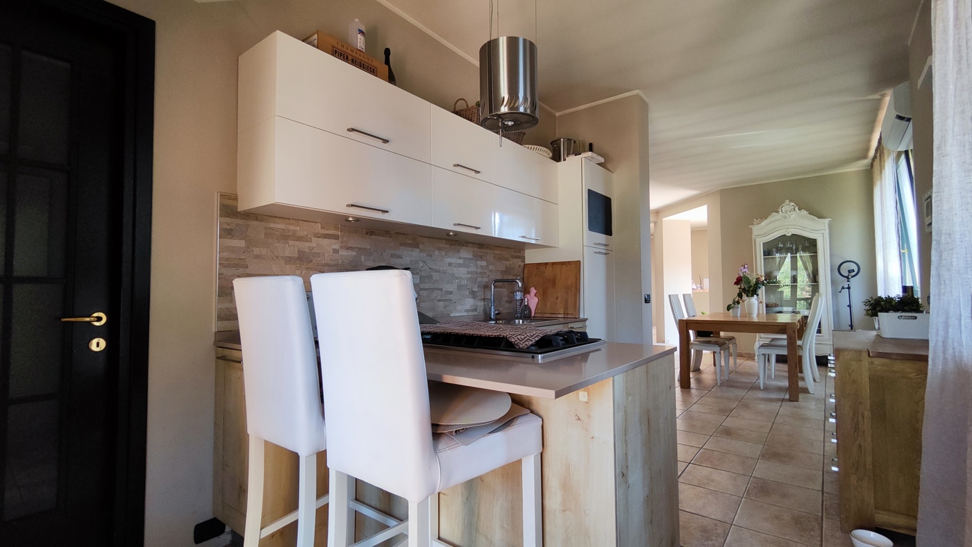 Villa con giardino a Podenzano