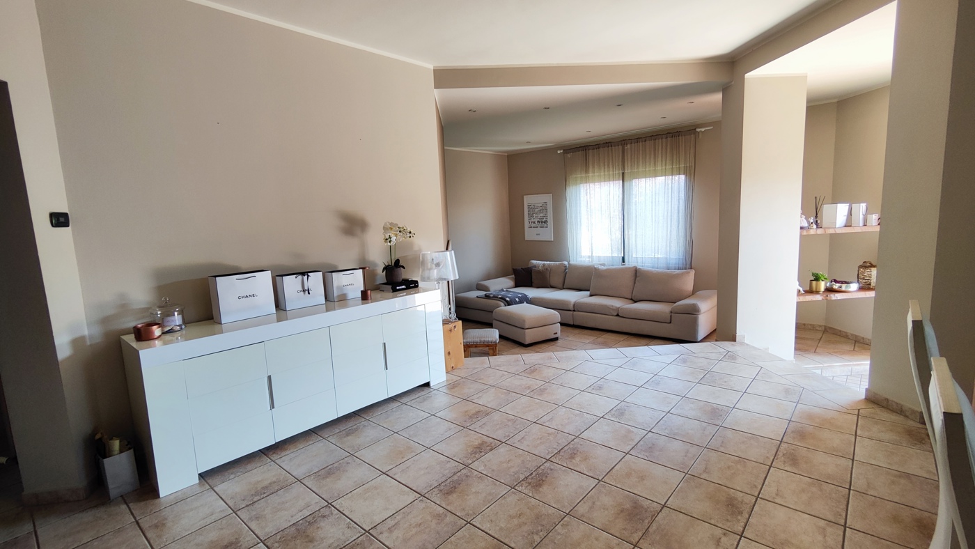 Villa con giardino a Podenzano