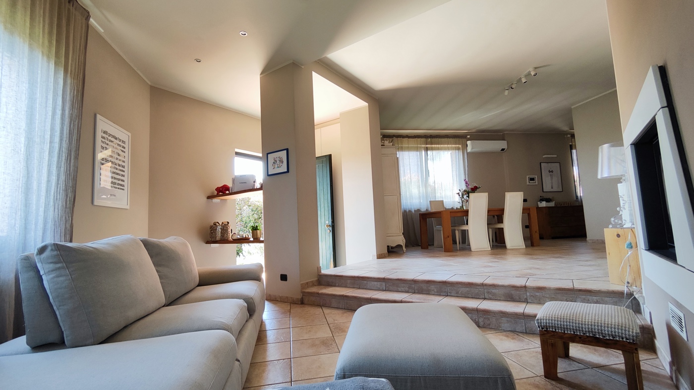 Villa con giardino a Podenzano