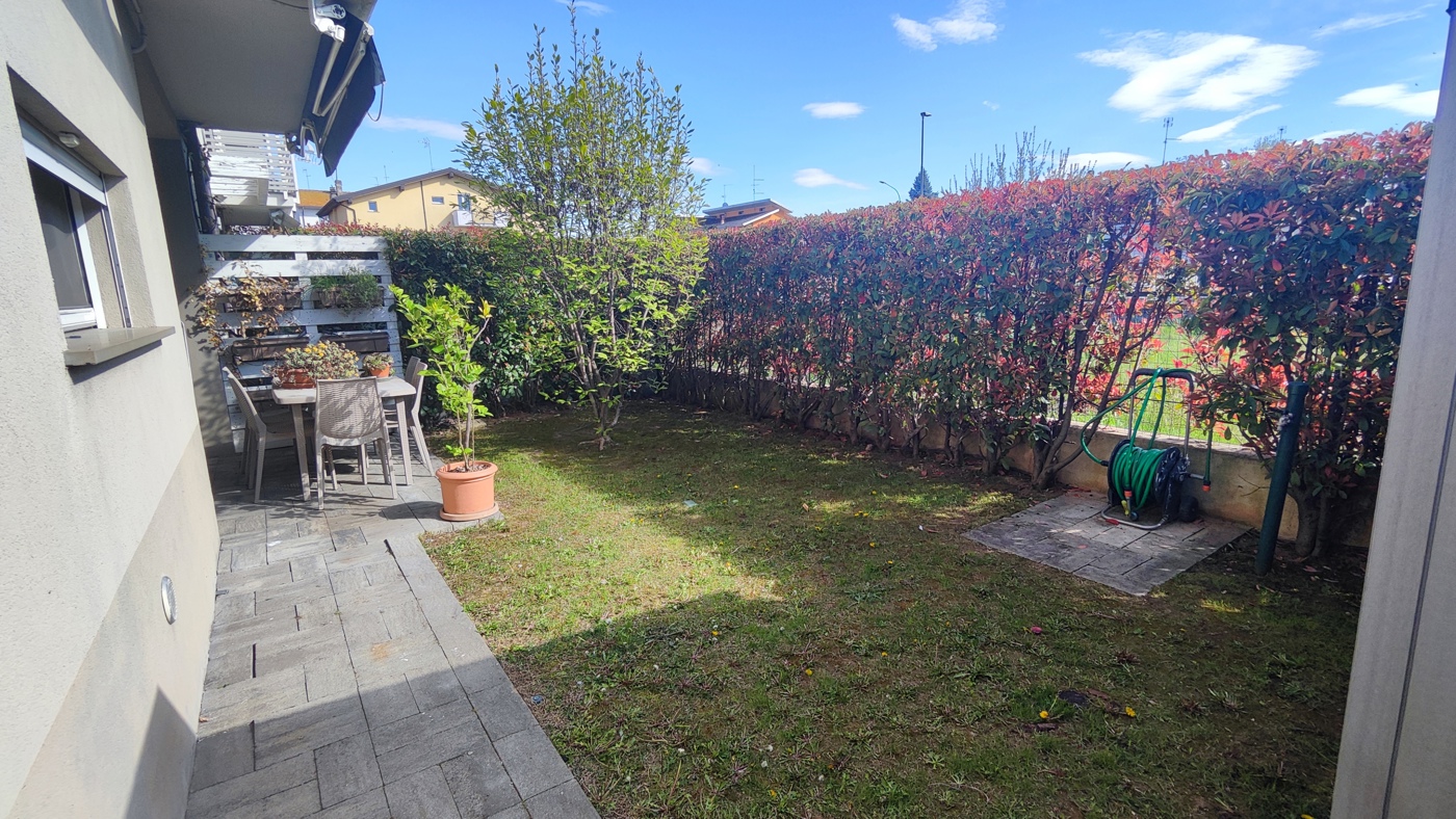 Villa con giardino a Podenzano