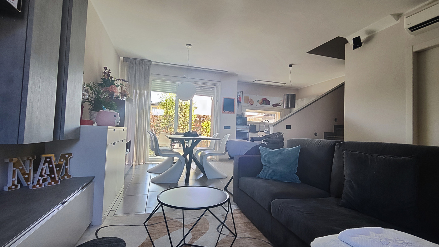 Villa con giardino a Podenzano