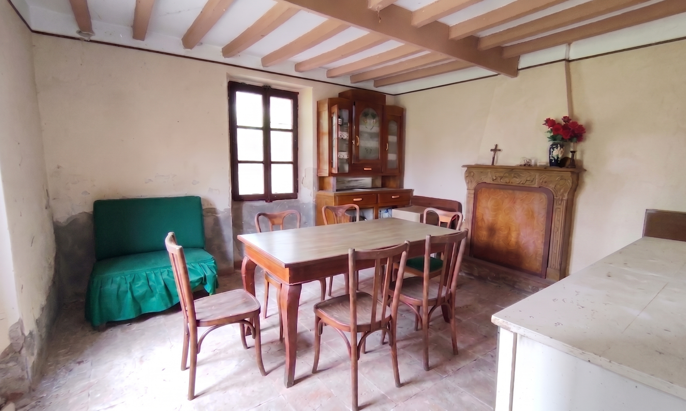 Casa indipendente da ristrutturare a Ziano Piacentino