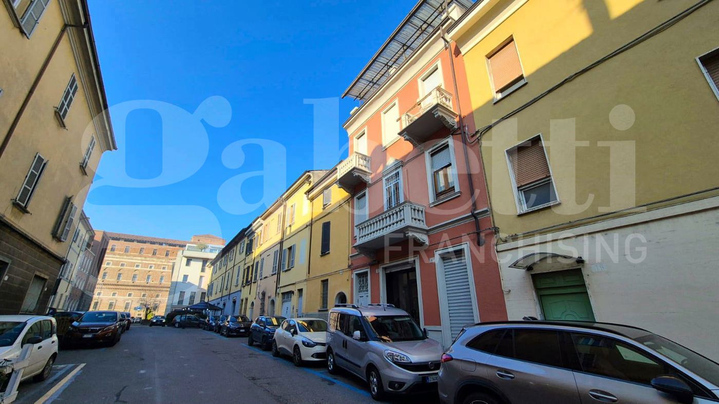 Trilocale da ristrutturare a Piacenza
