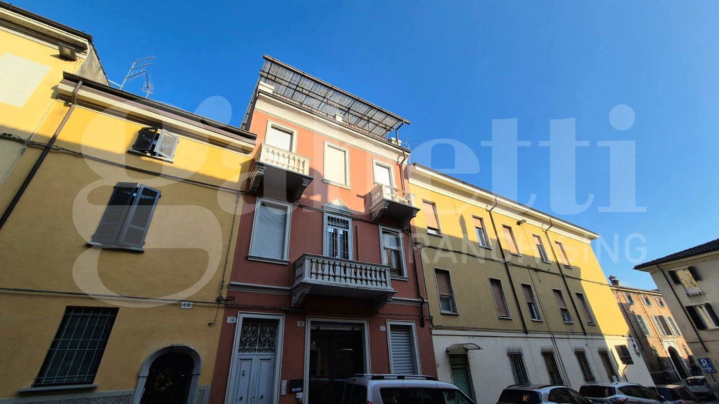 Trilocale da ristrutturare a Piacenza