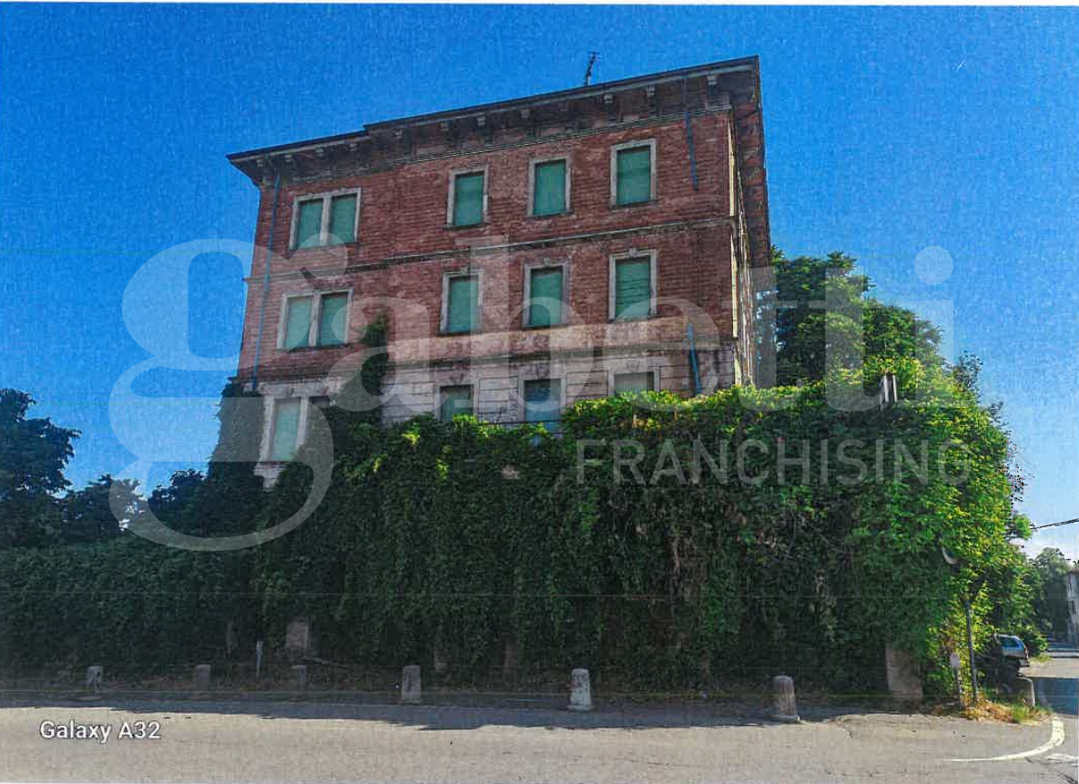 Stabile/Palazzo in vendita a Fiorenzuola d'Arda