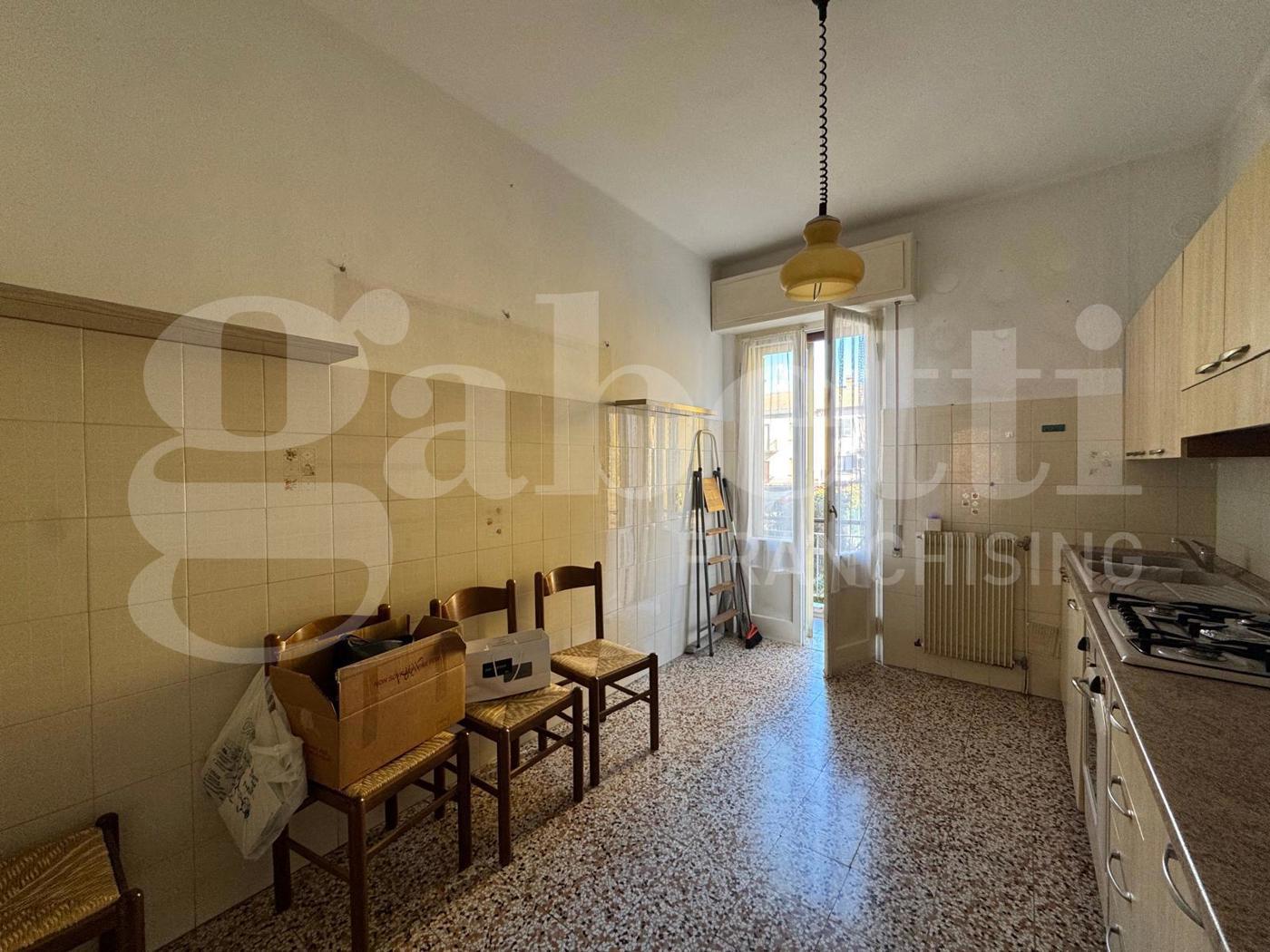 Trilocale da ristrutturare a Piacenza