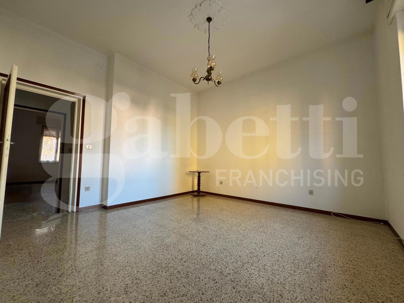 Trilocale da ristrutturare a Piacenza