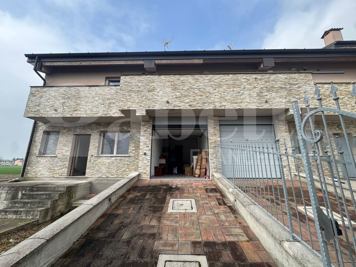 Villa con giardino a Calendasco