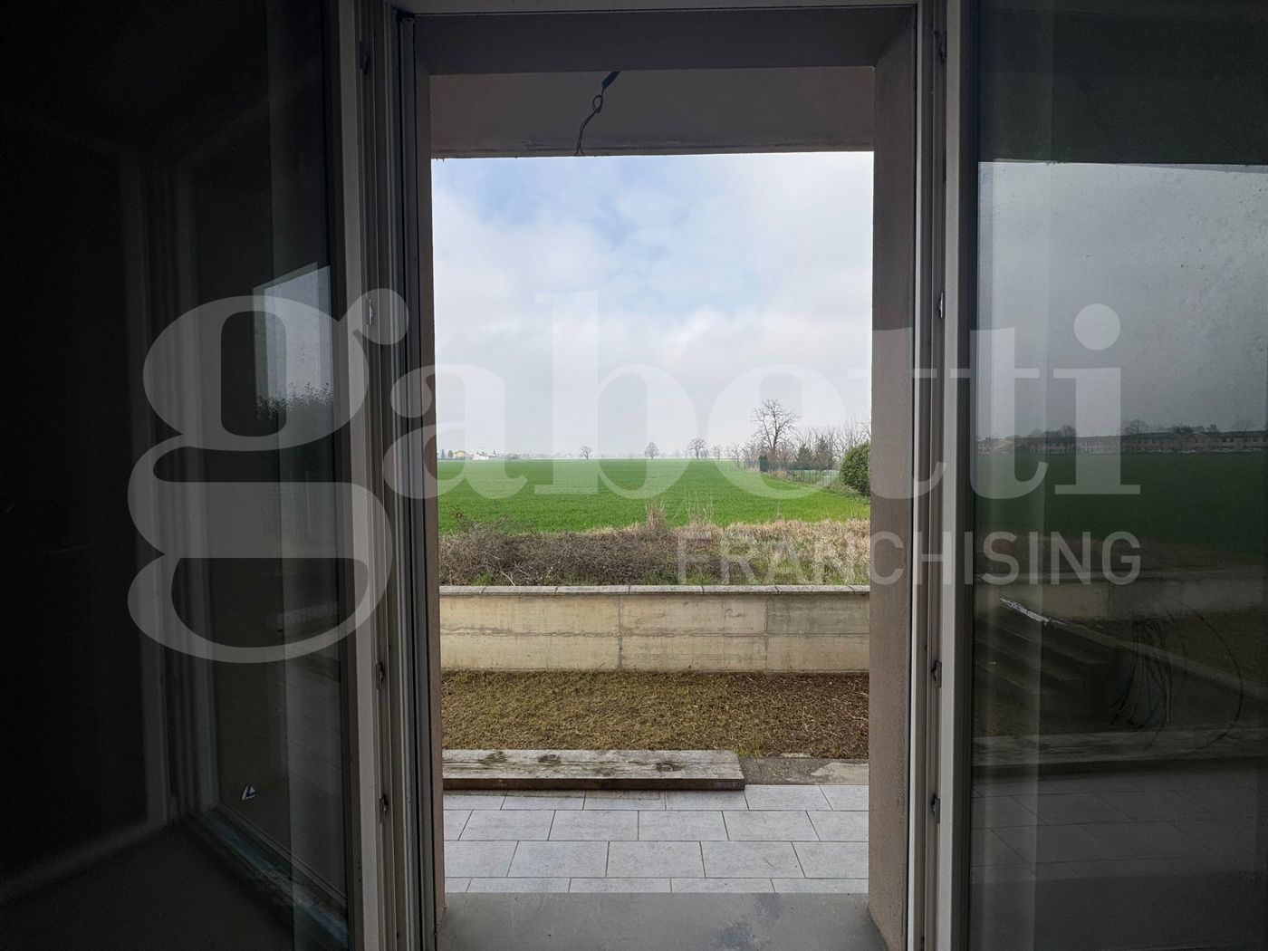 Villa con giardino a Calendasco