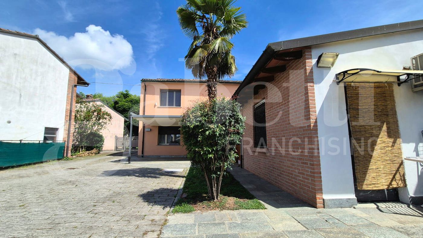 Casa indipendente in vendita a Monticelli d'Ongina