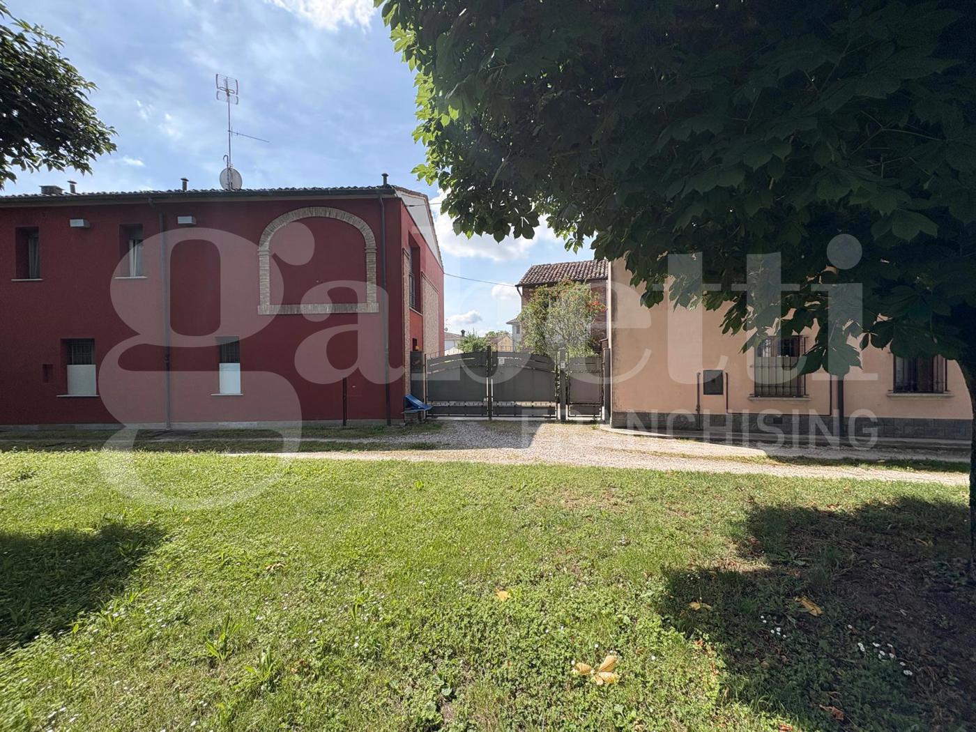 Casa indipendente in vendita a Monticelli d'Ongina