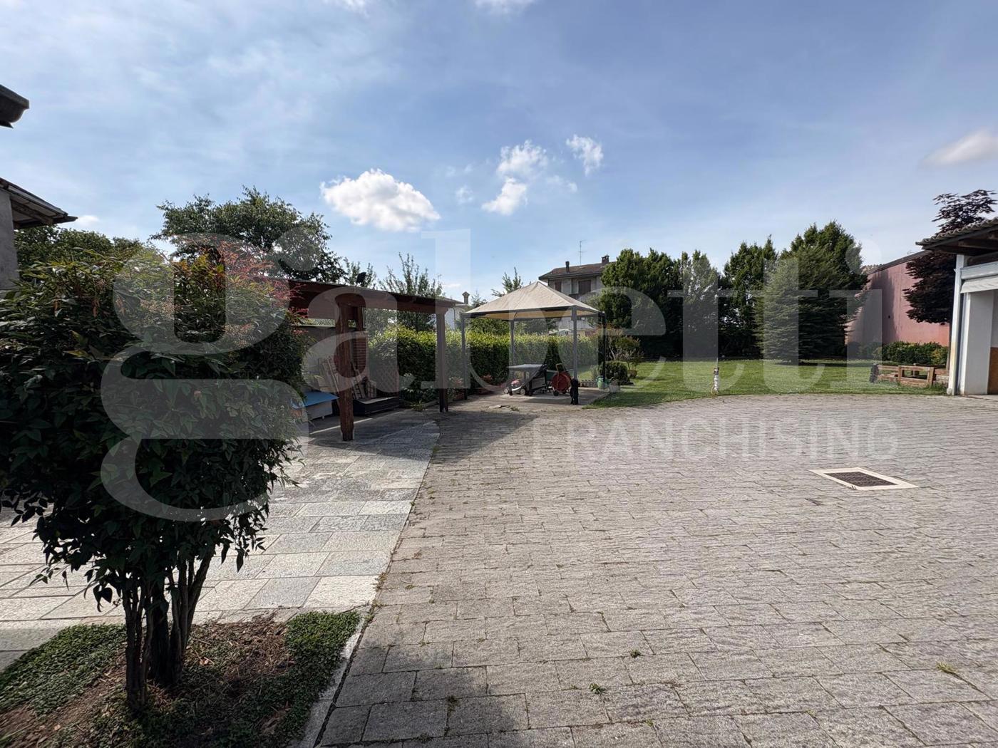 Casa indipendente in vendita a Monticelli d'Ongina