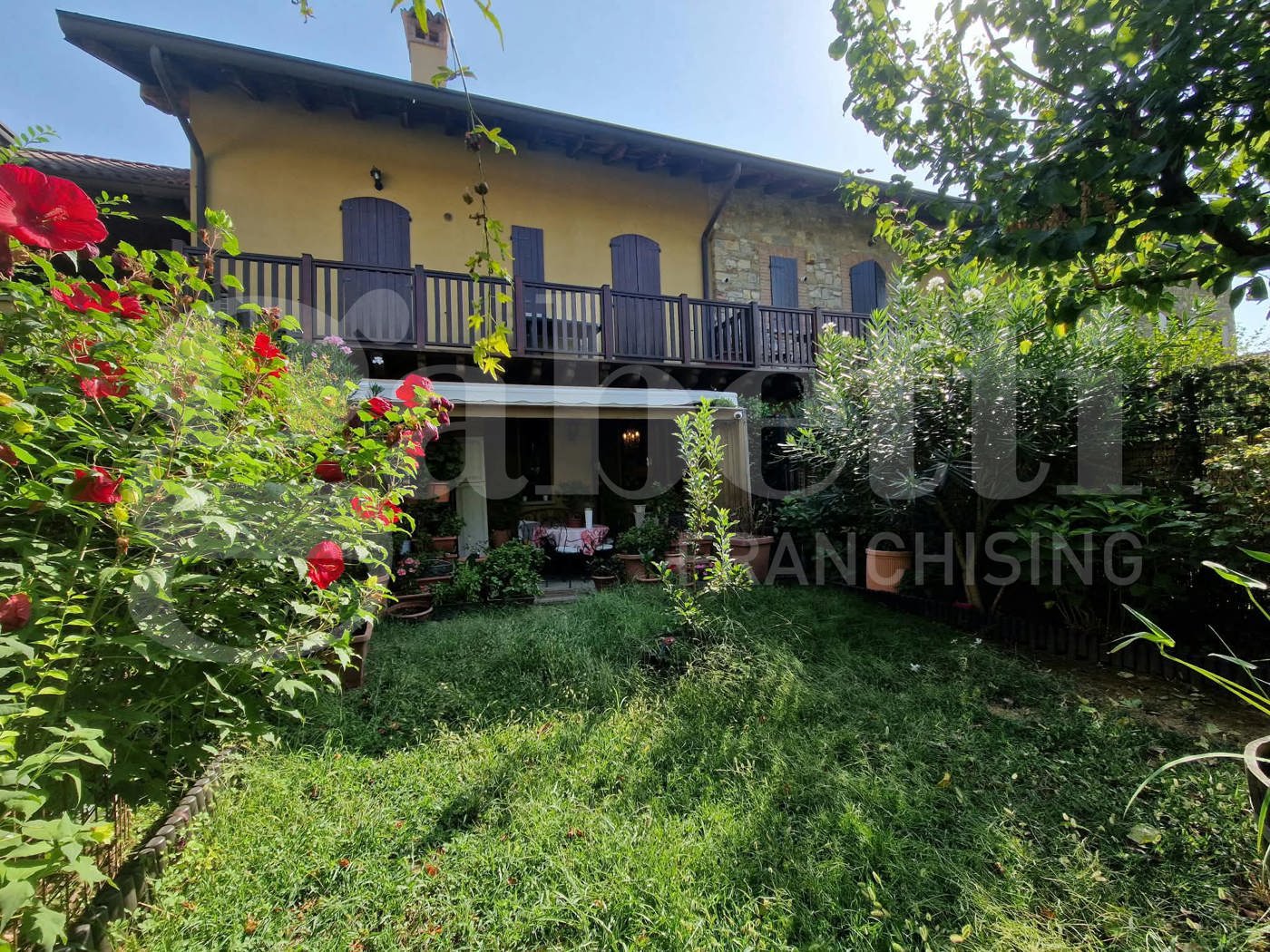 Trilocale con giardino a Gazzola